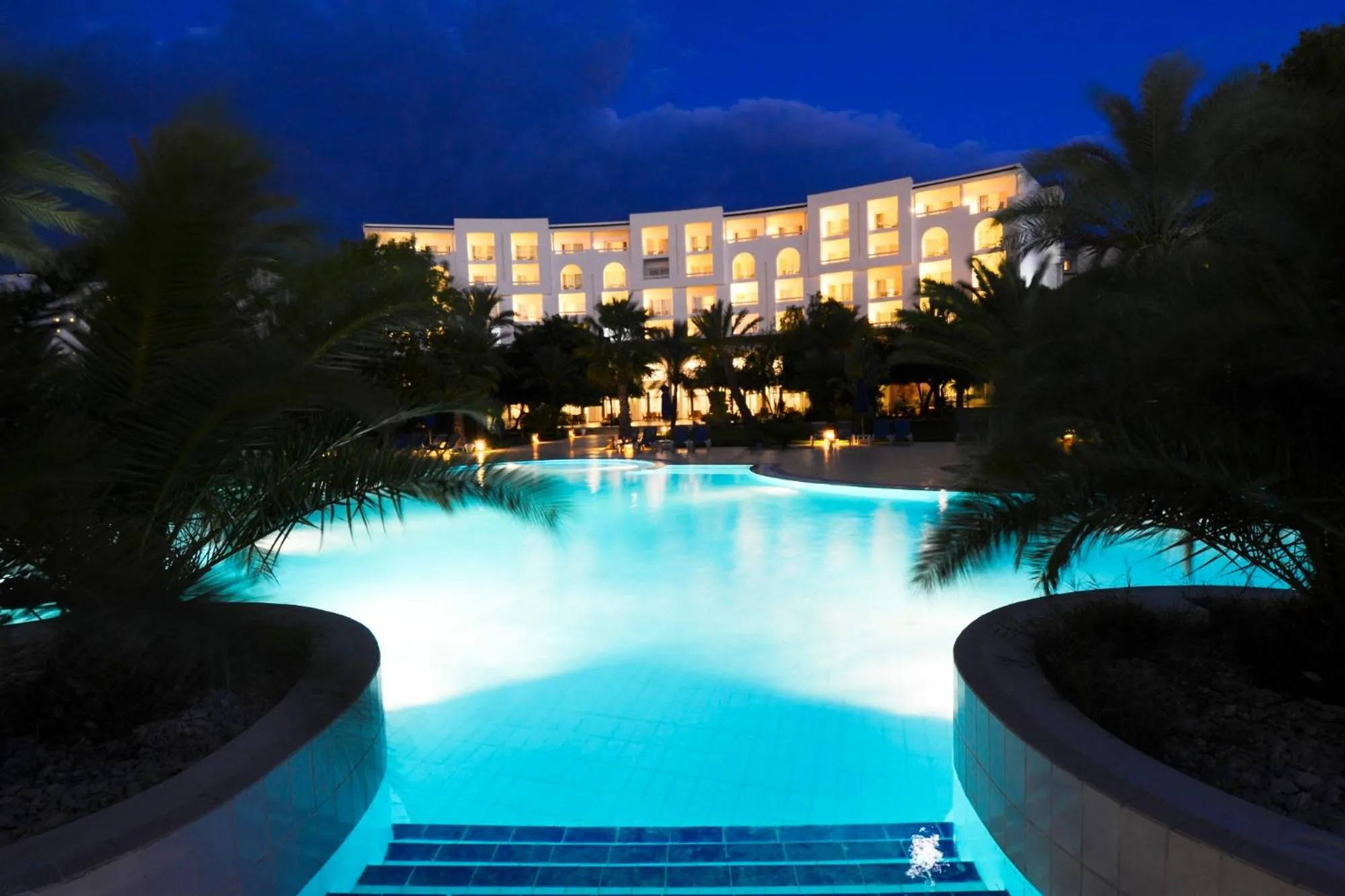 Swimming pool in Vincci Saphir Palace & Spa