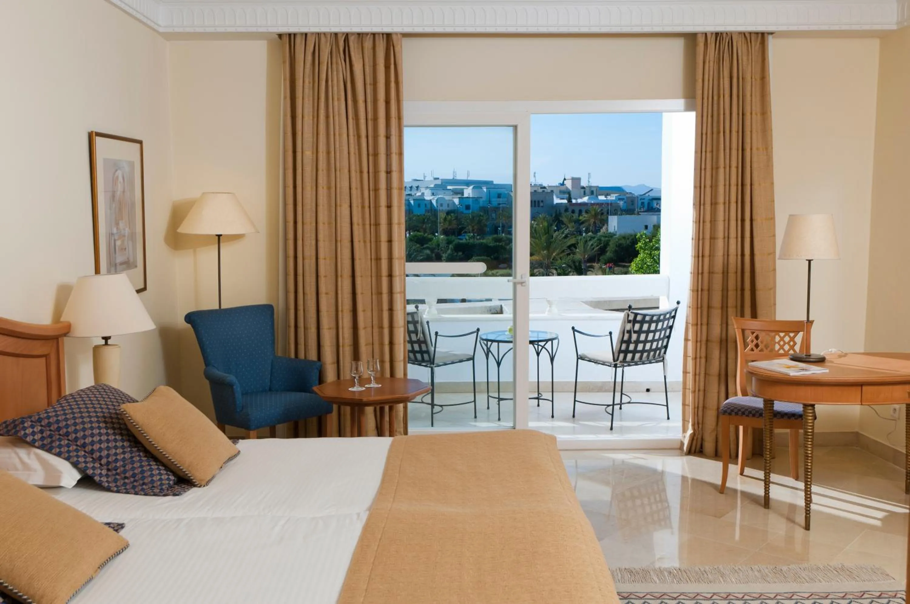 Photo of the whole room, Bed in Vincci Saphir Palace & Spa