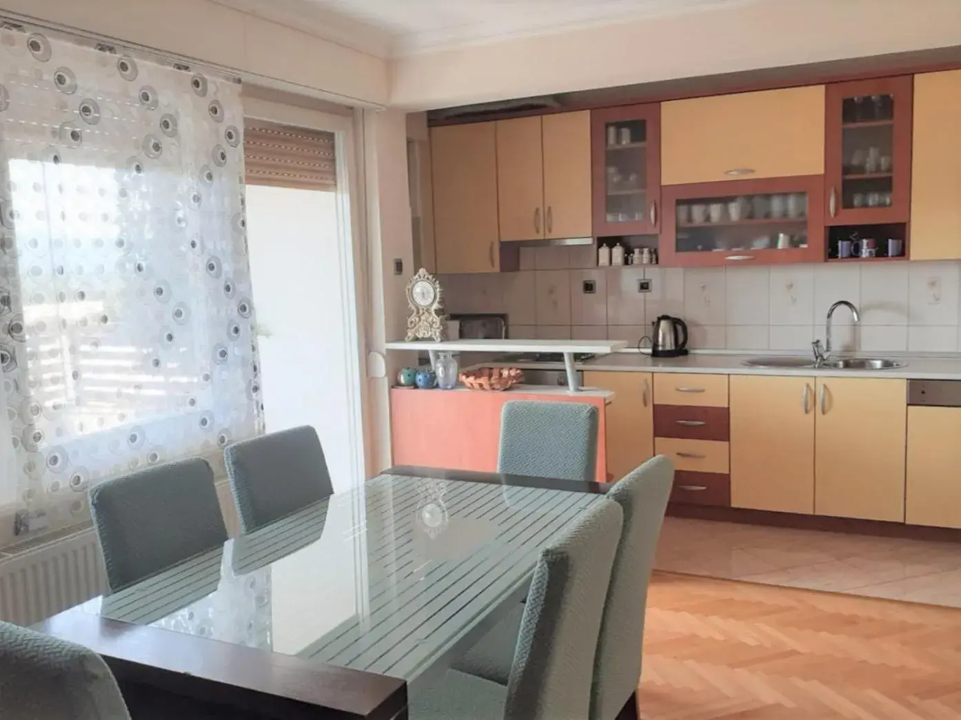 Apartment with Balcony in Spacious 80m2 Apartment in the Center Apartment with Balcony in Spacious 80m2 Apartment in the Center