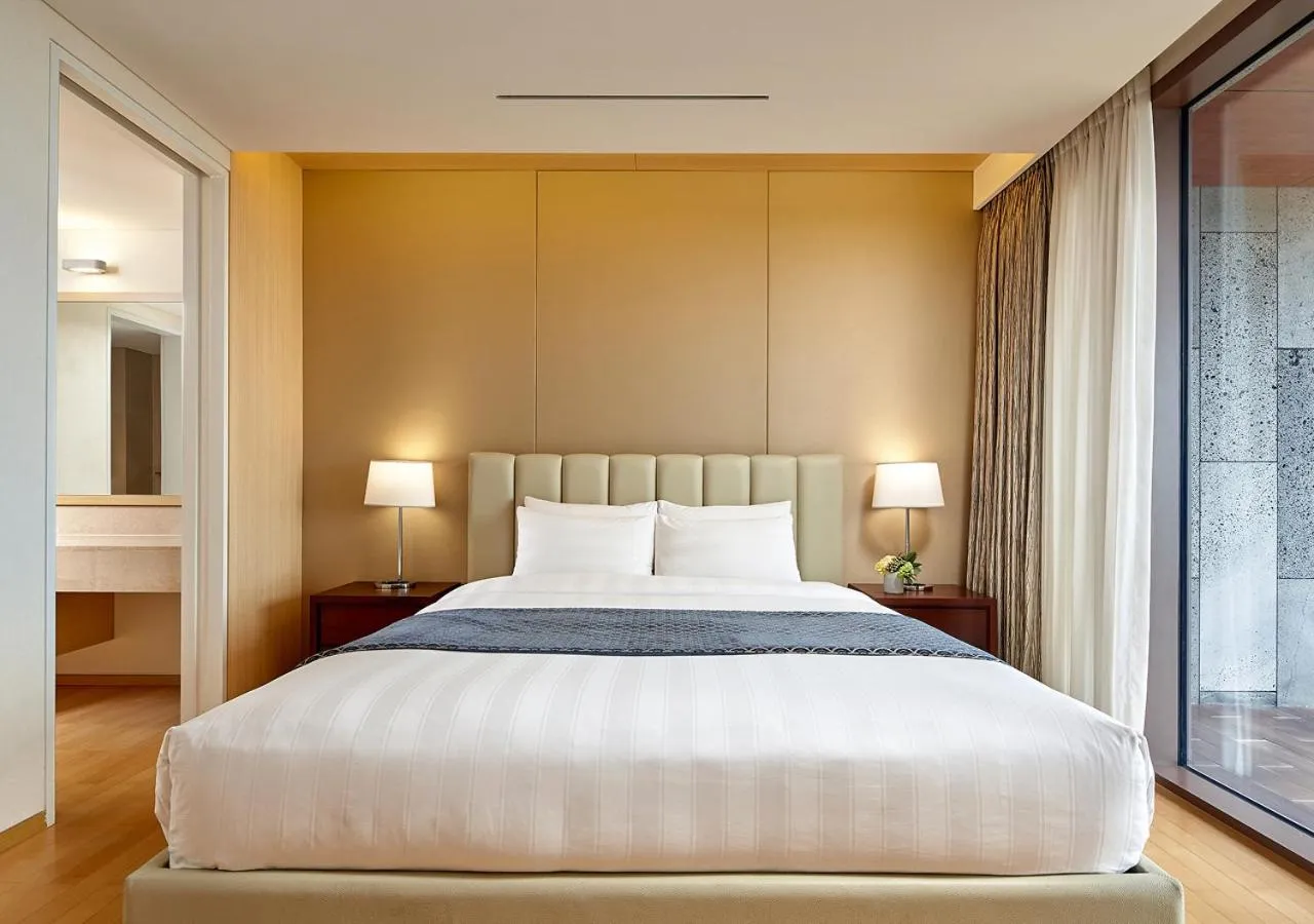 Bedroom, Bed in Lotte Resort Jeju Artvillas