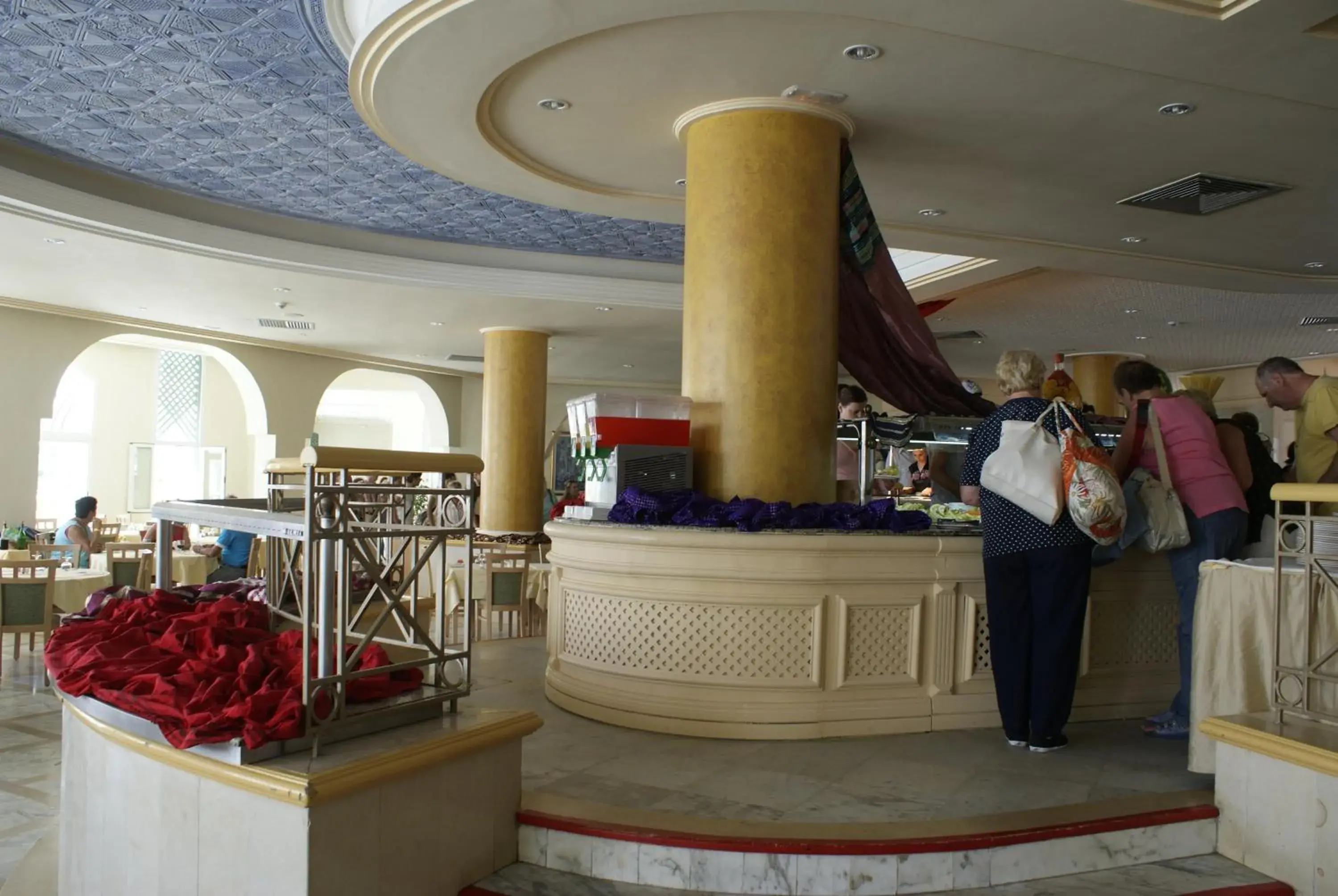 Restaurant/places to eat in El Mouradi El Menzah Restaurant/places to eat in El Mouradi El Menzah