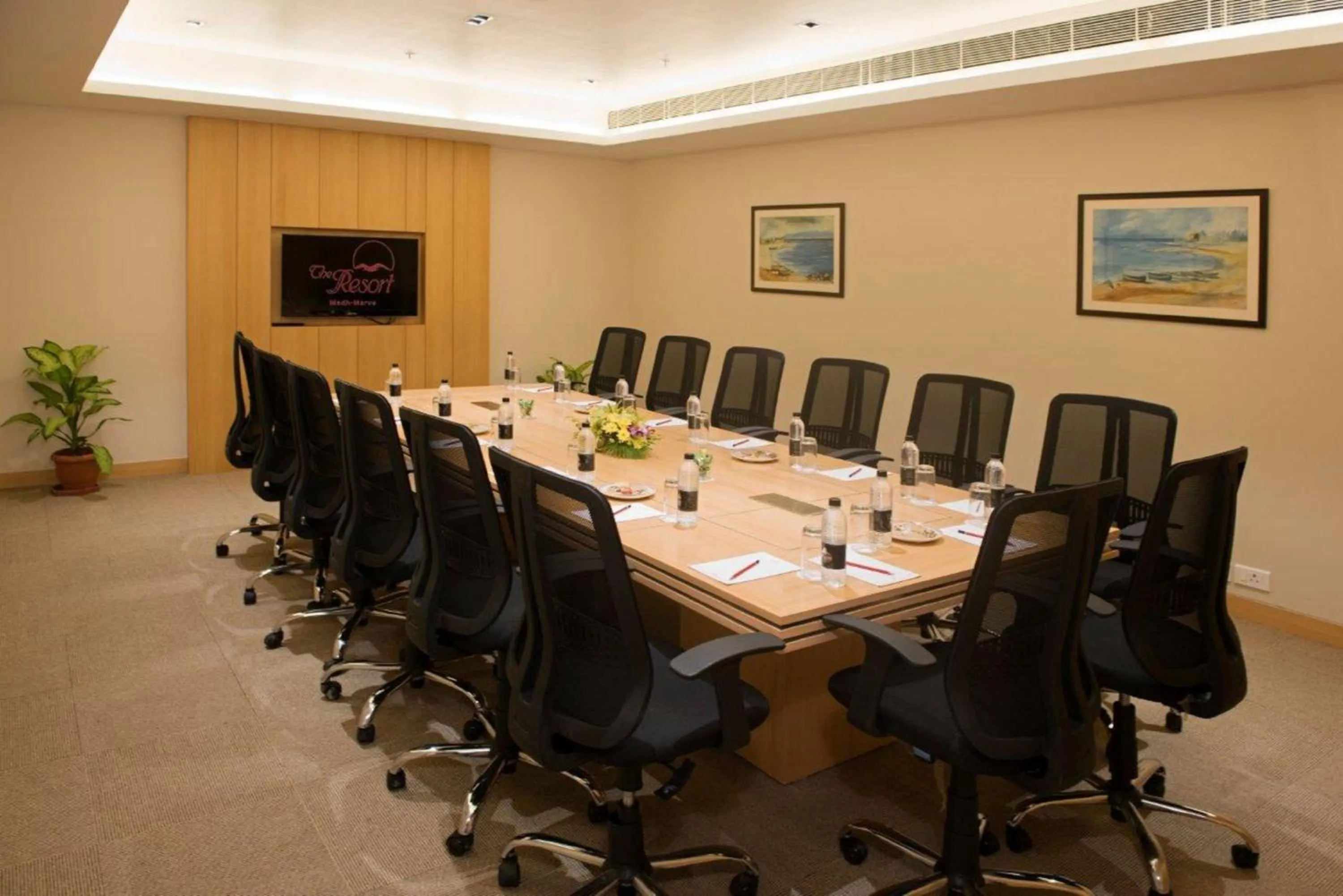 Business facilities in The Resort