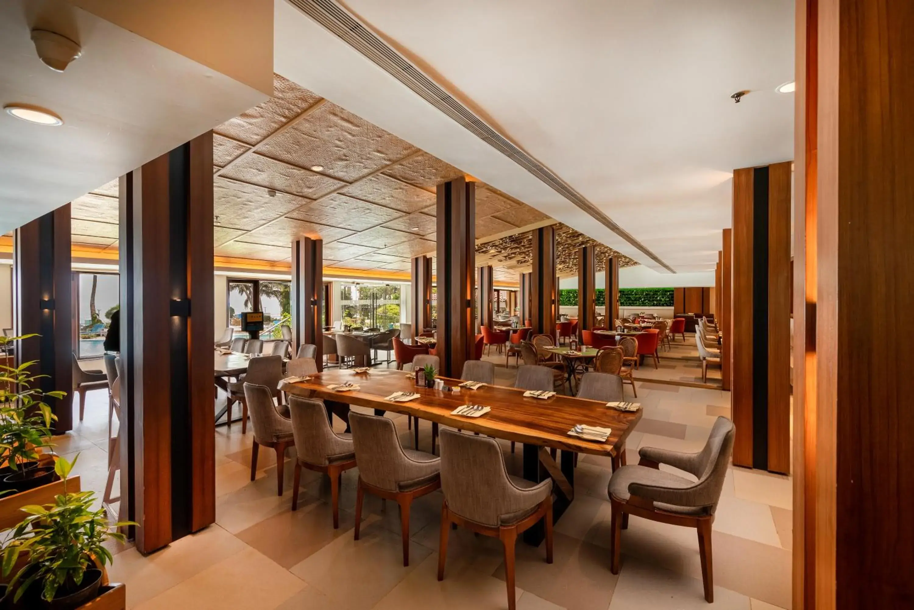 Restaurant/places to eat in The Resort Restaurant/places to eat in The Resort