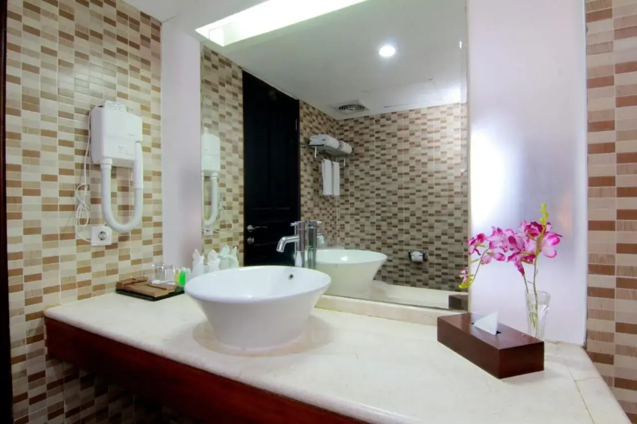 Bathroom in Hotel Arjuna Yogyakarta