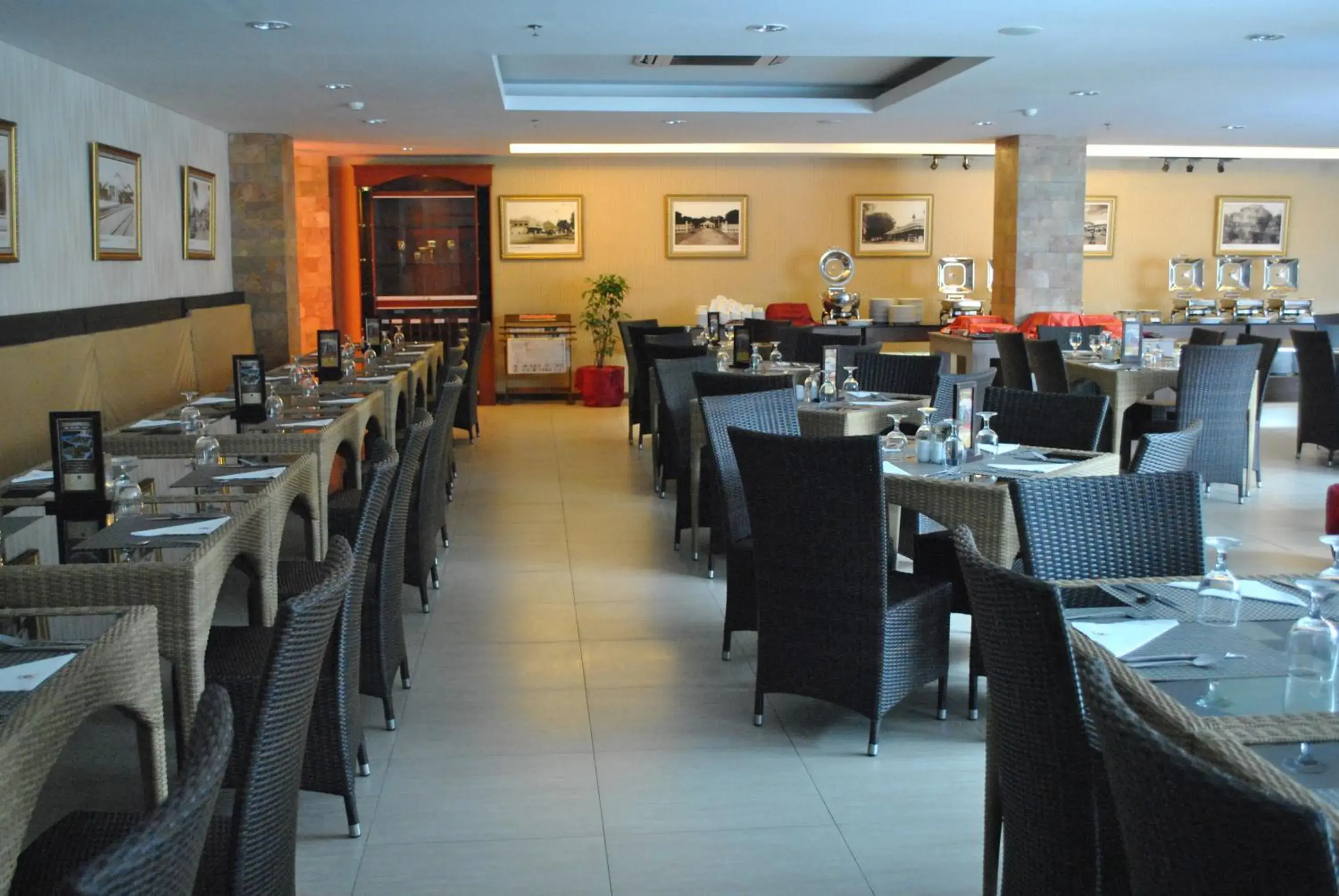 Restaurant/Places to Eat in Hotel Arjuna Yogyakarta