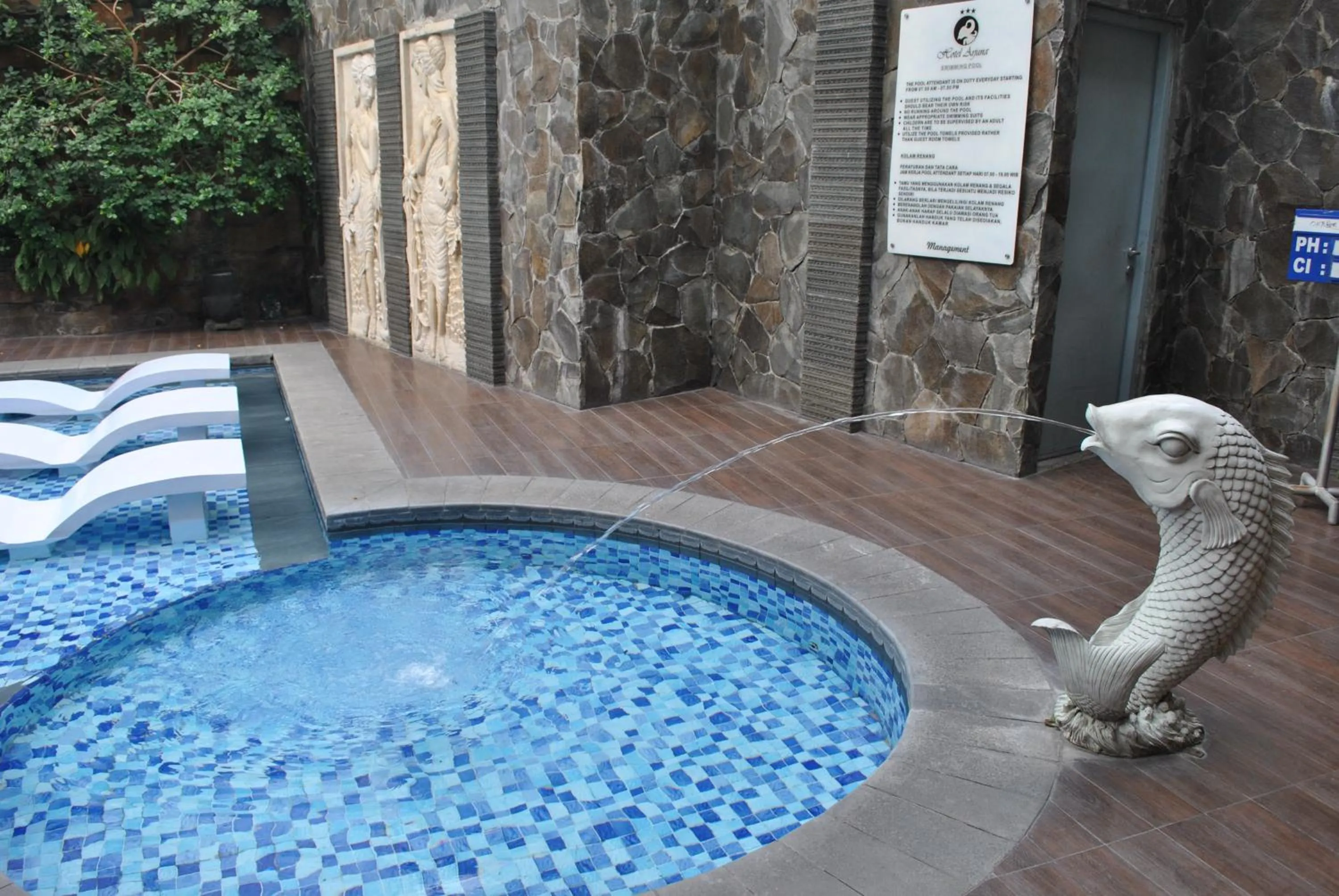 Swimming pool in Hotel Arjuna