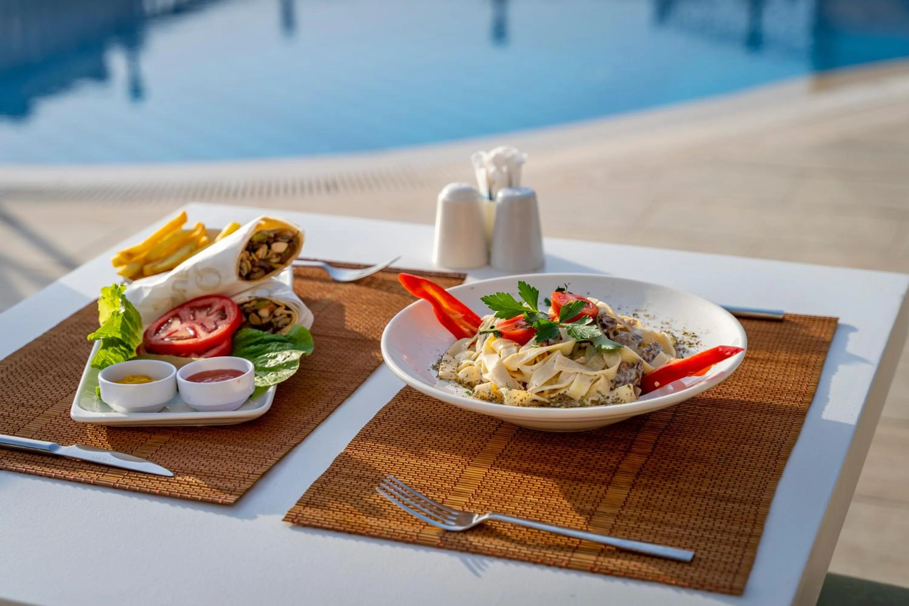 Food and drinks in Queen Boutique Hotel