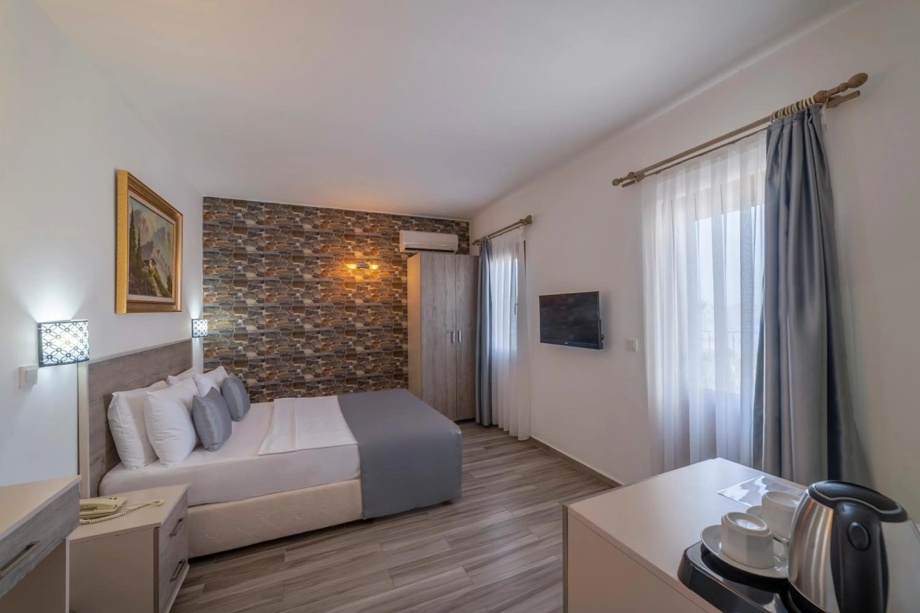 Photo of the whole room in Queen Boutique Hotel