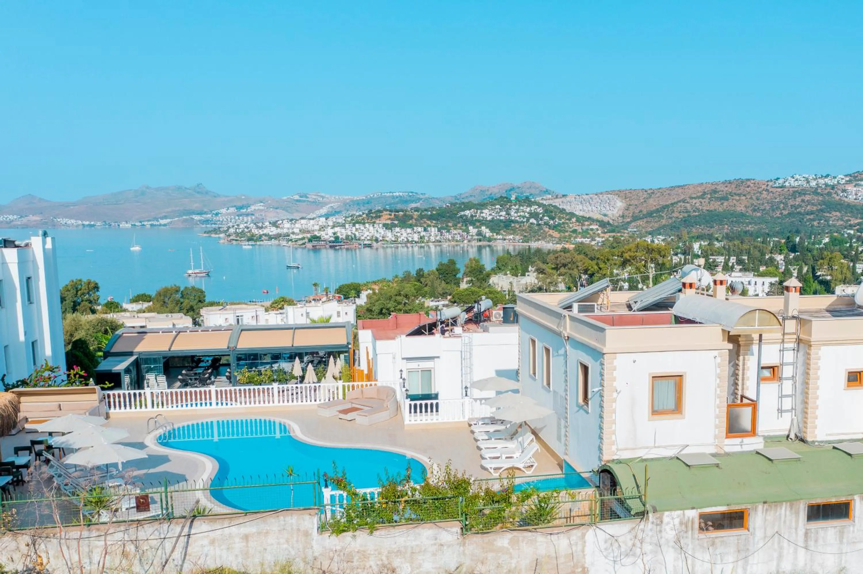 Property building, Pool View in Queen Boutique Hotel