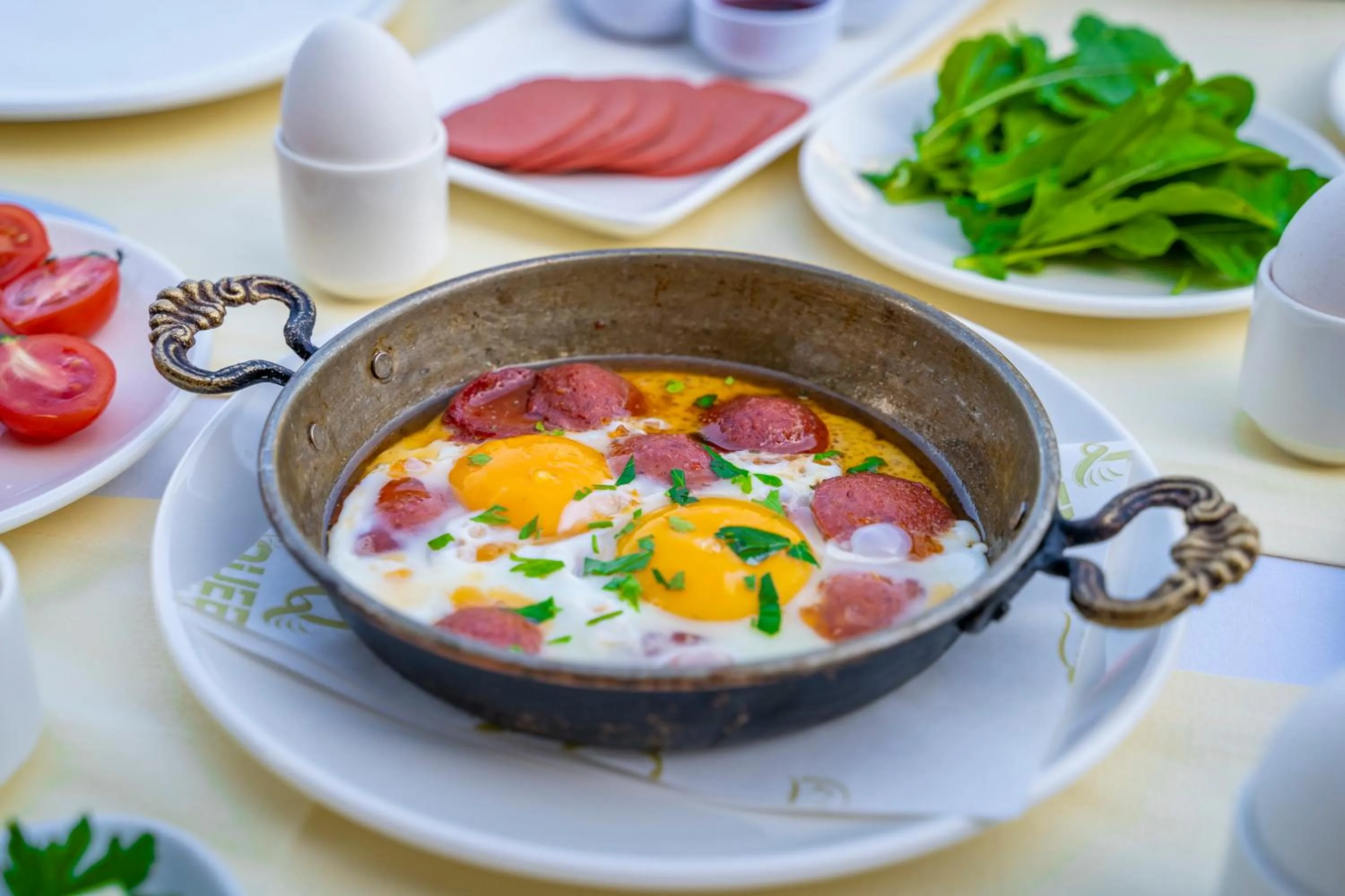 Restaurant/places to eat, Food in Queen Boutique Hotel