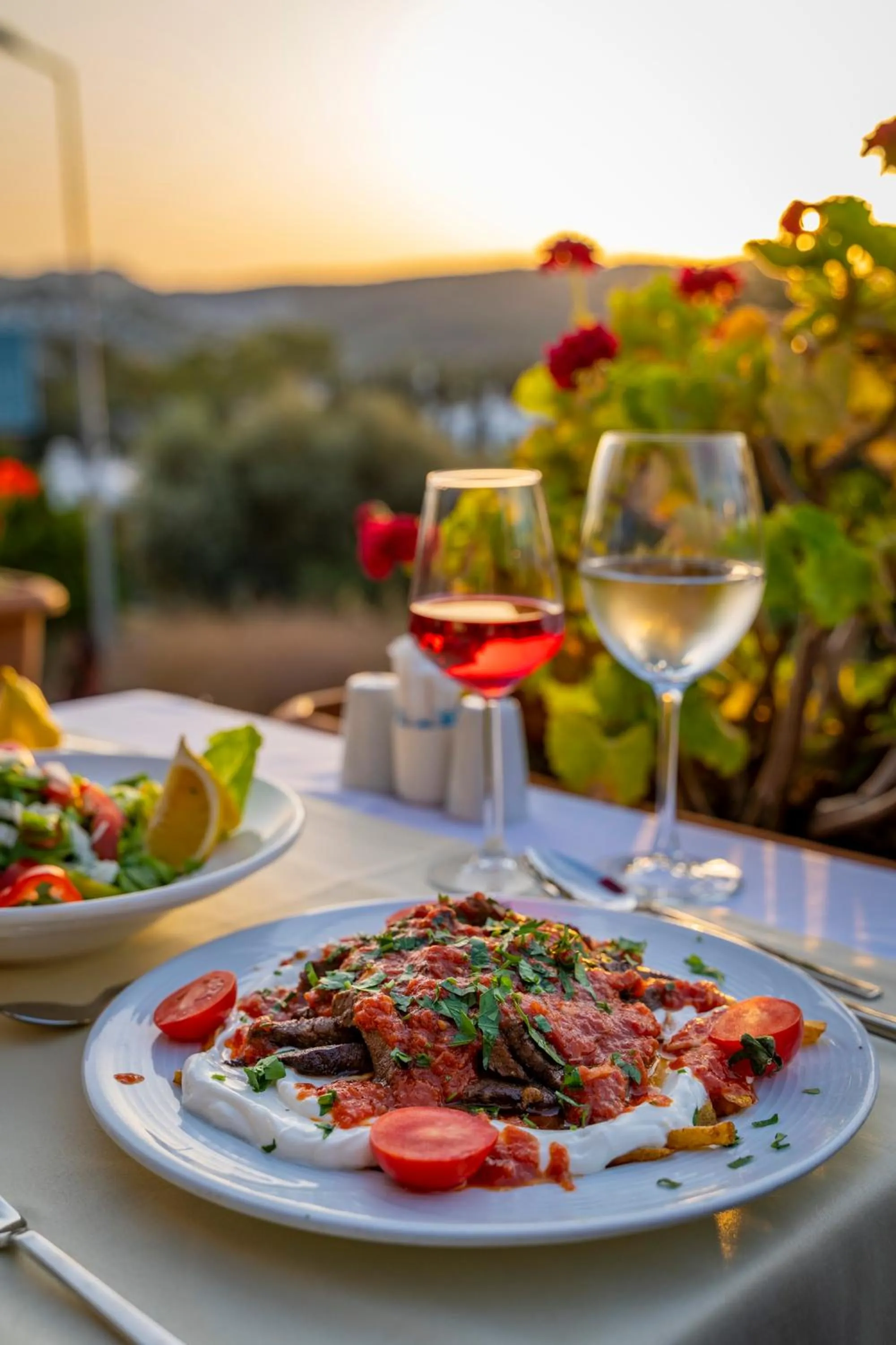 Restaurant/places to eat, Lunch and Dinner in Queen Boutique Hotel