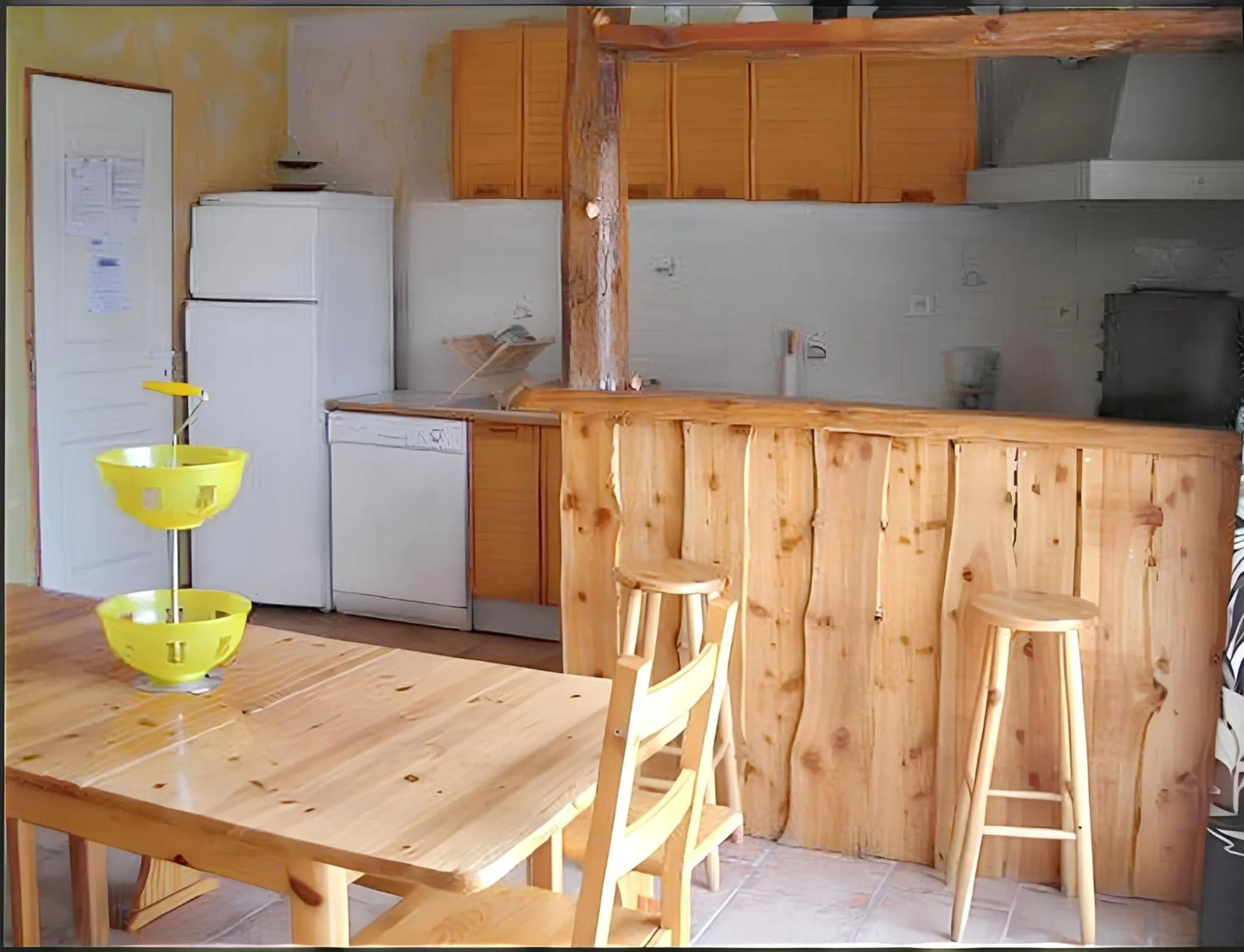 Kitchen or kitchenette in Appartement accueillant à Selonnet de 80 m² avec piscine partagée