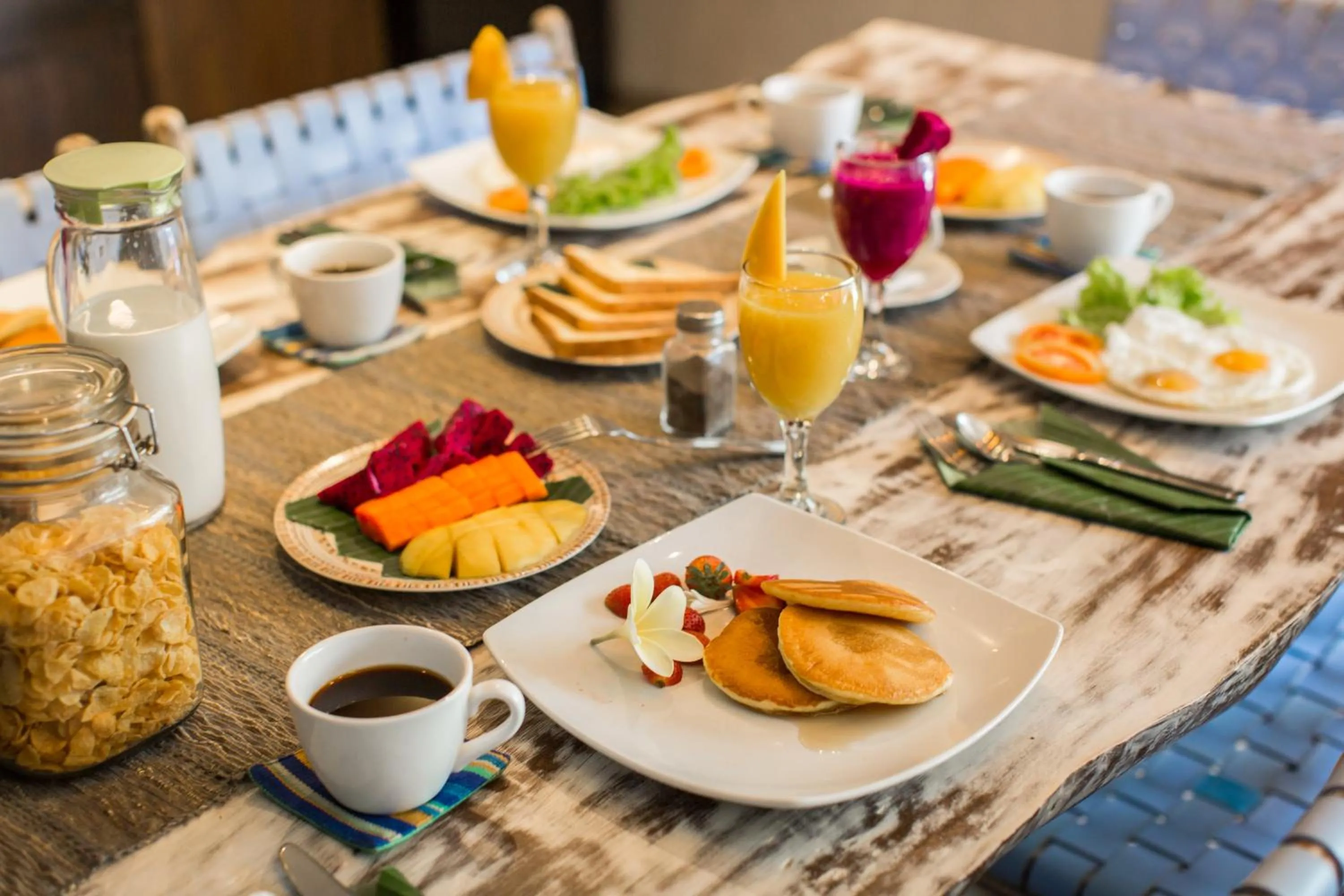 Food and drinks in Delight ART Villas