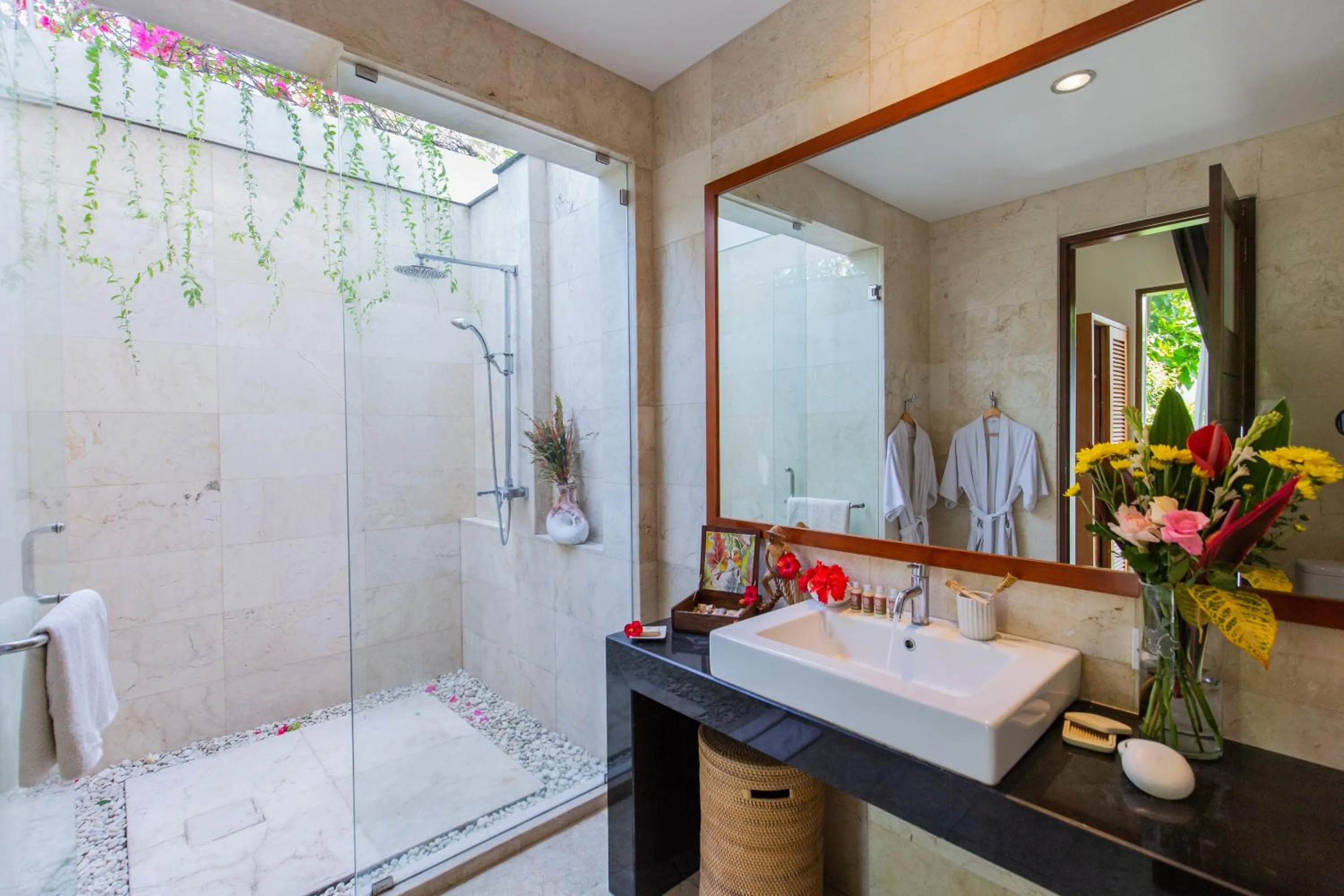 Shower in Delight ART Villas