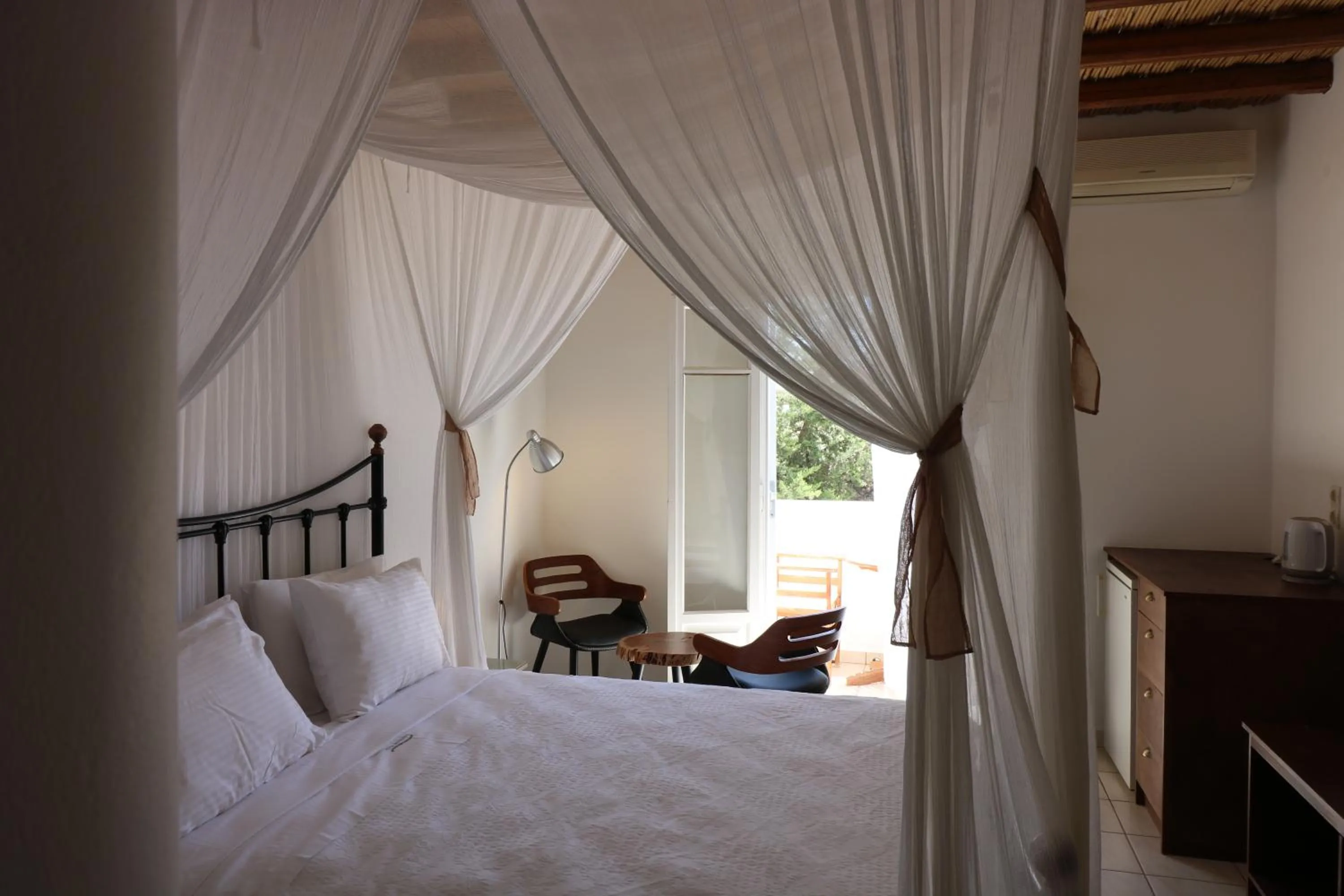 Bed in Avra Pahainas