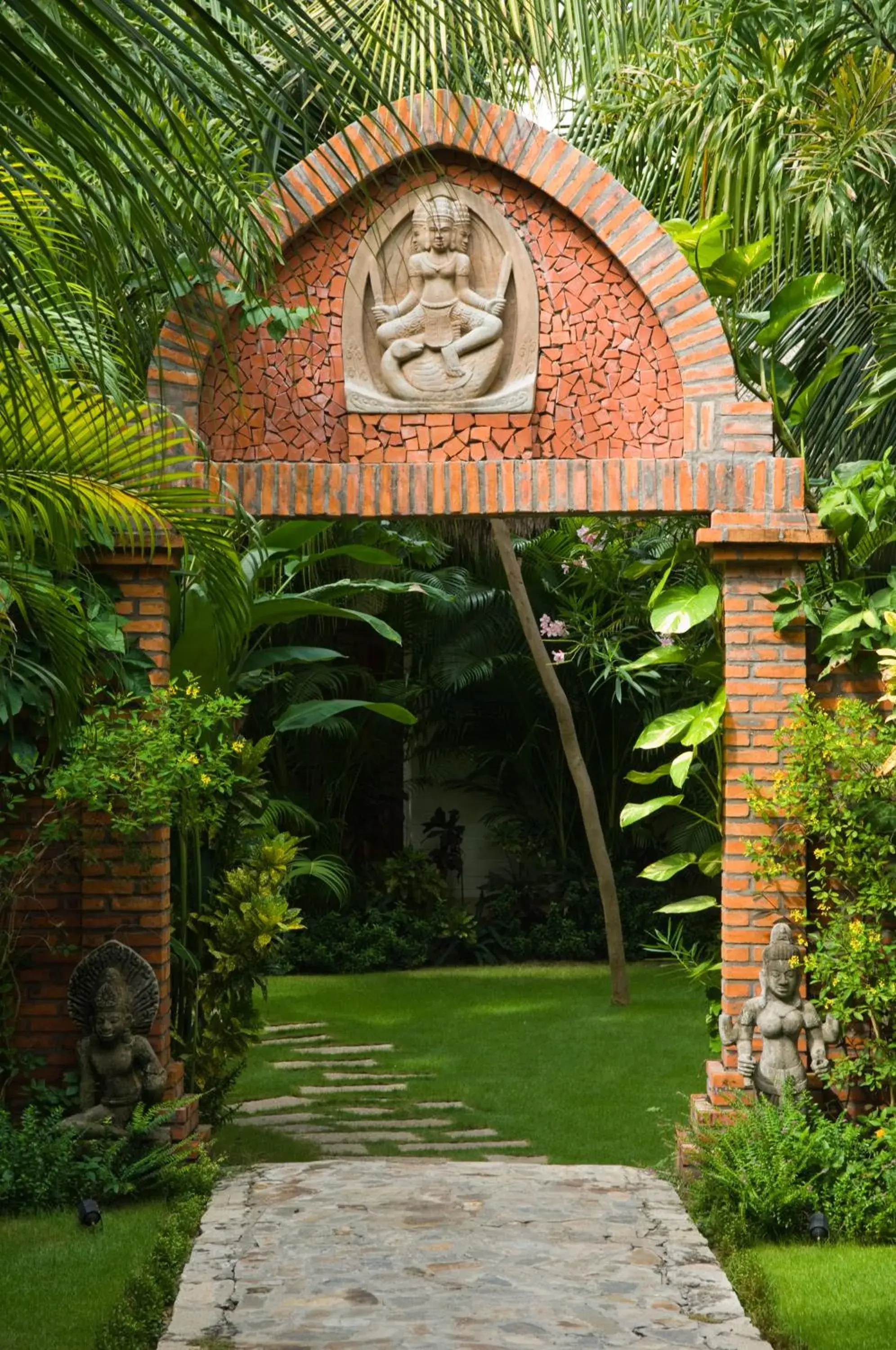 Facade/entrance in Cham Villas Resort Facade/entrance in Cham Villas Resort