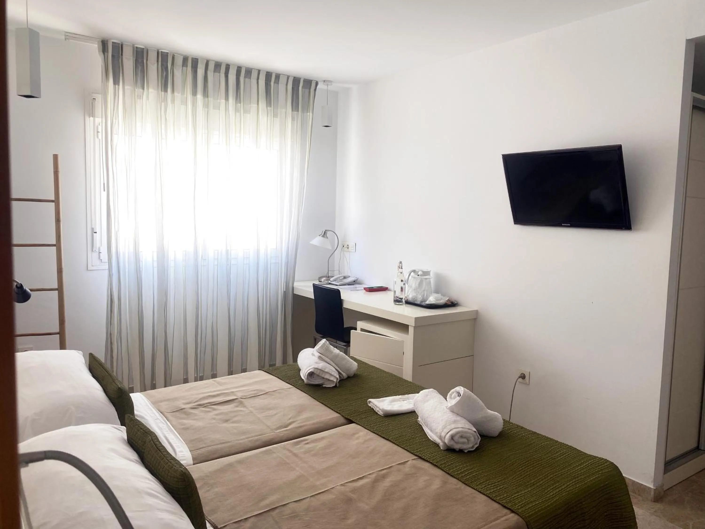 Bedroom, Bed in Hotel Senderos