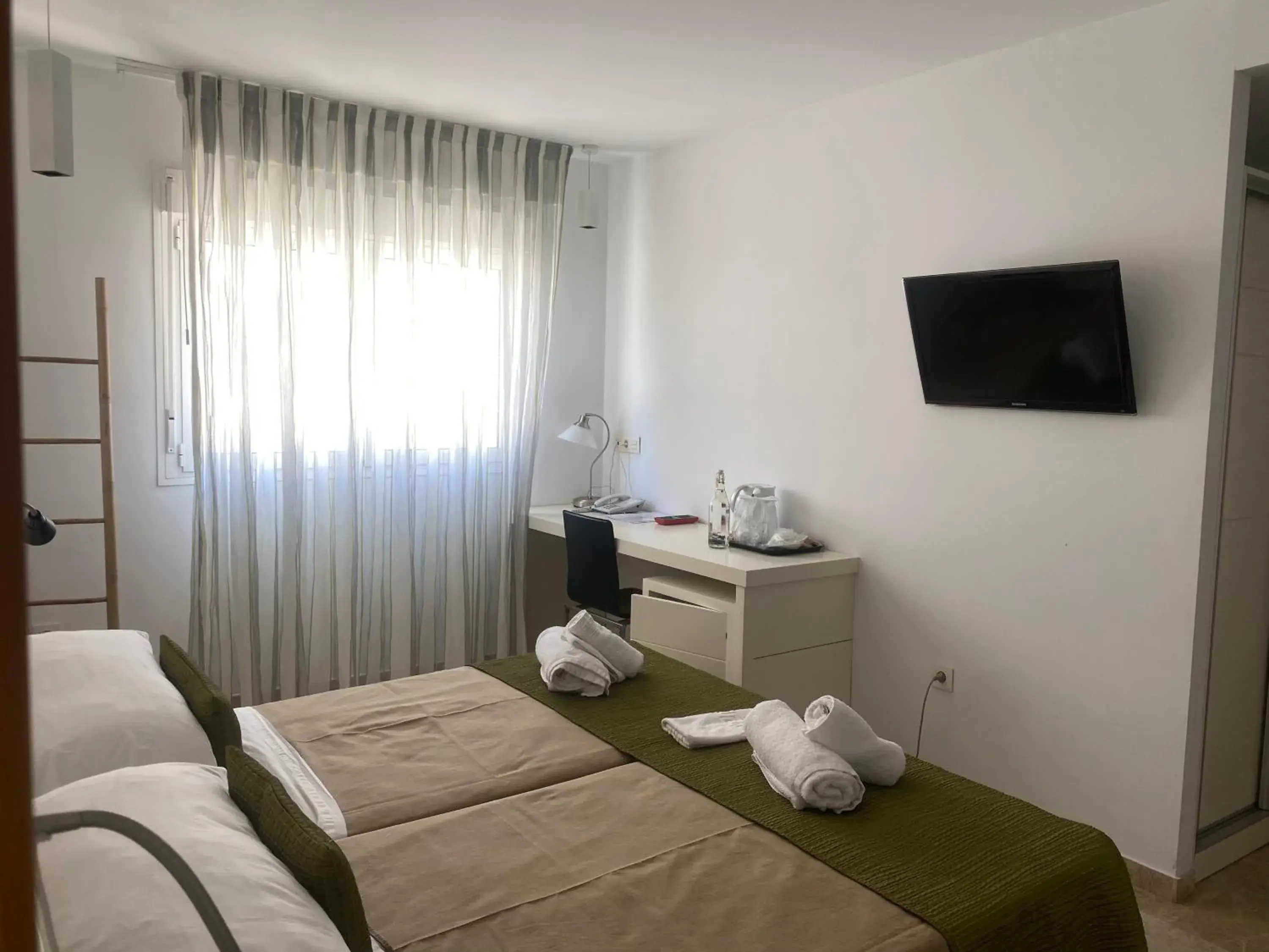 Superior Double or Twin Room in Hotel Senderos Superior Double or Twin Room in Hotel Senderos