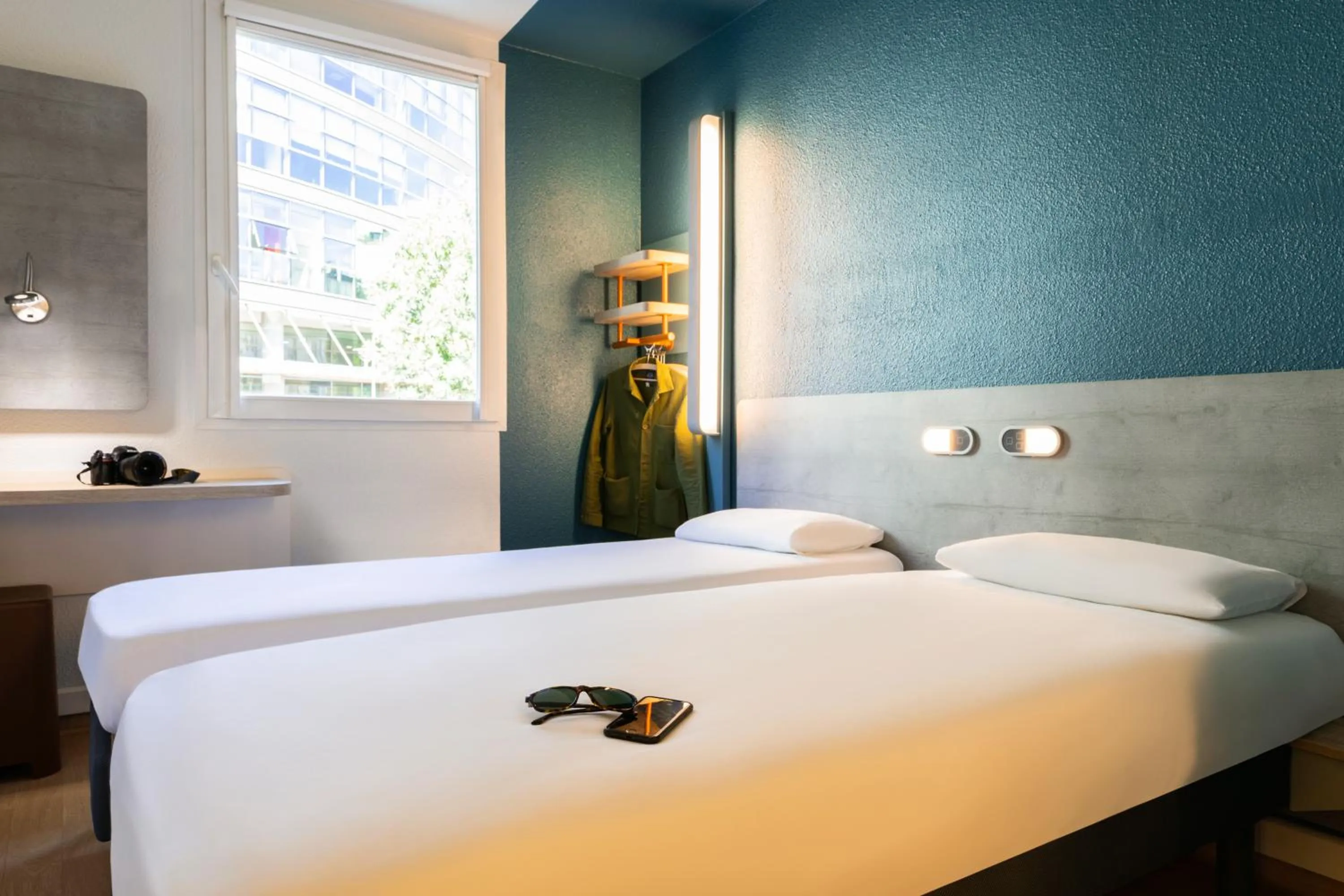 Bedroom, Bed in ibis budget Montpellier Sud Près d'Arènes