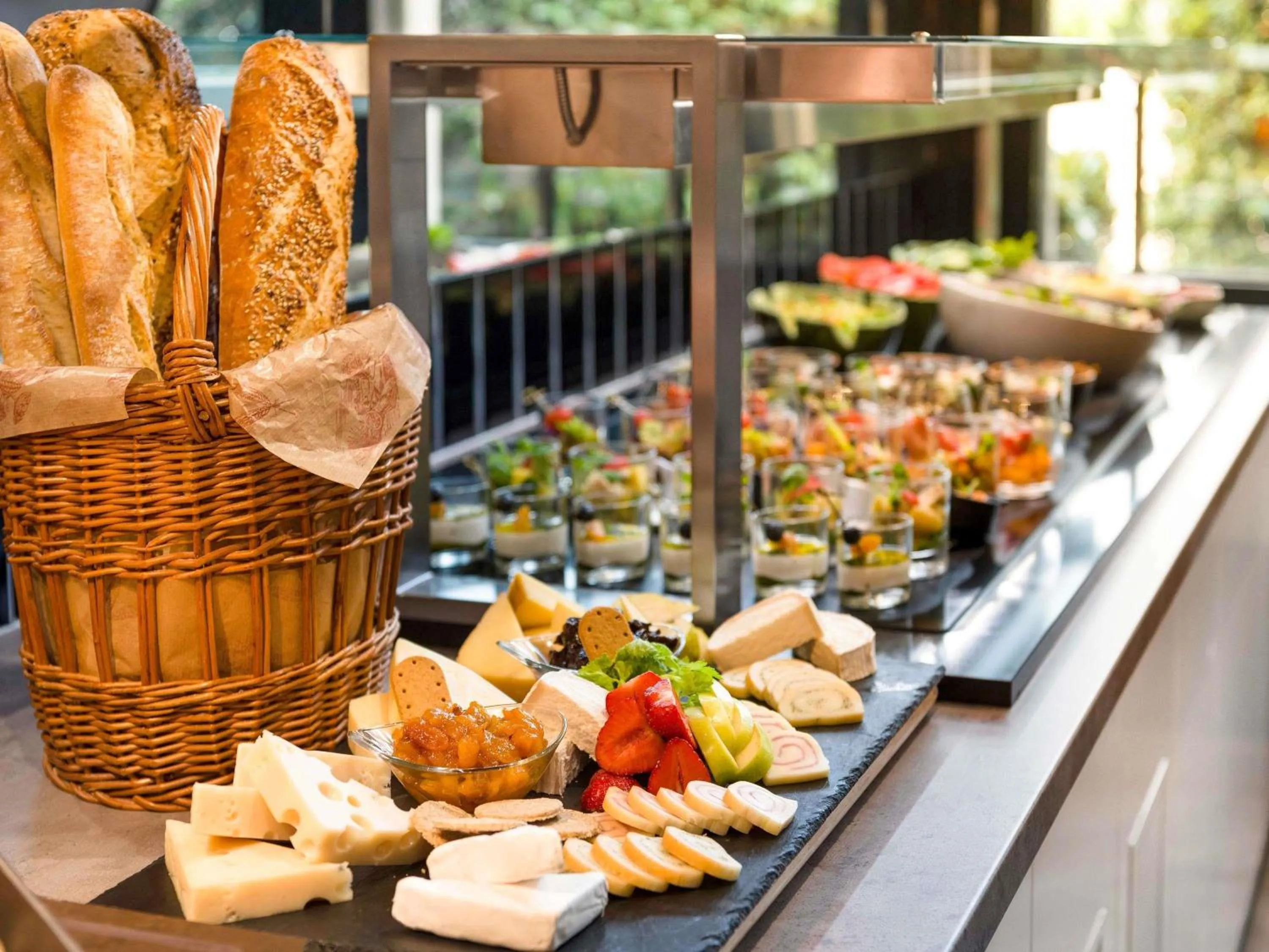 Restaurant/places to eat in ibis Budapest Castle Hill