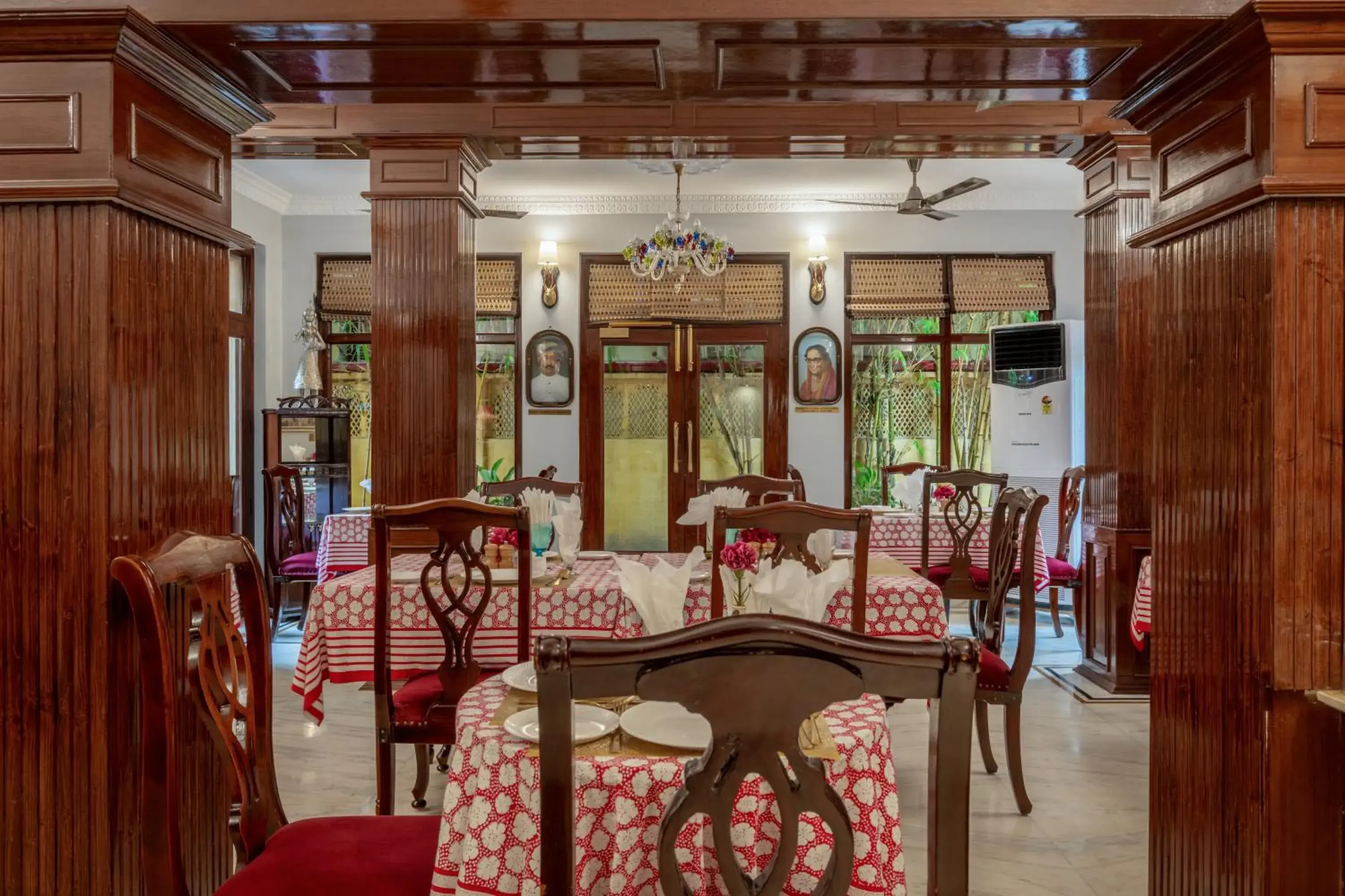 Restaurant/places to eat in Dera Rawatsar - Heritage Hotel Restaurant/places to eat in Dera Rawatsar - Heritage Hotel