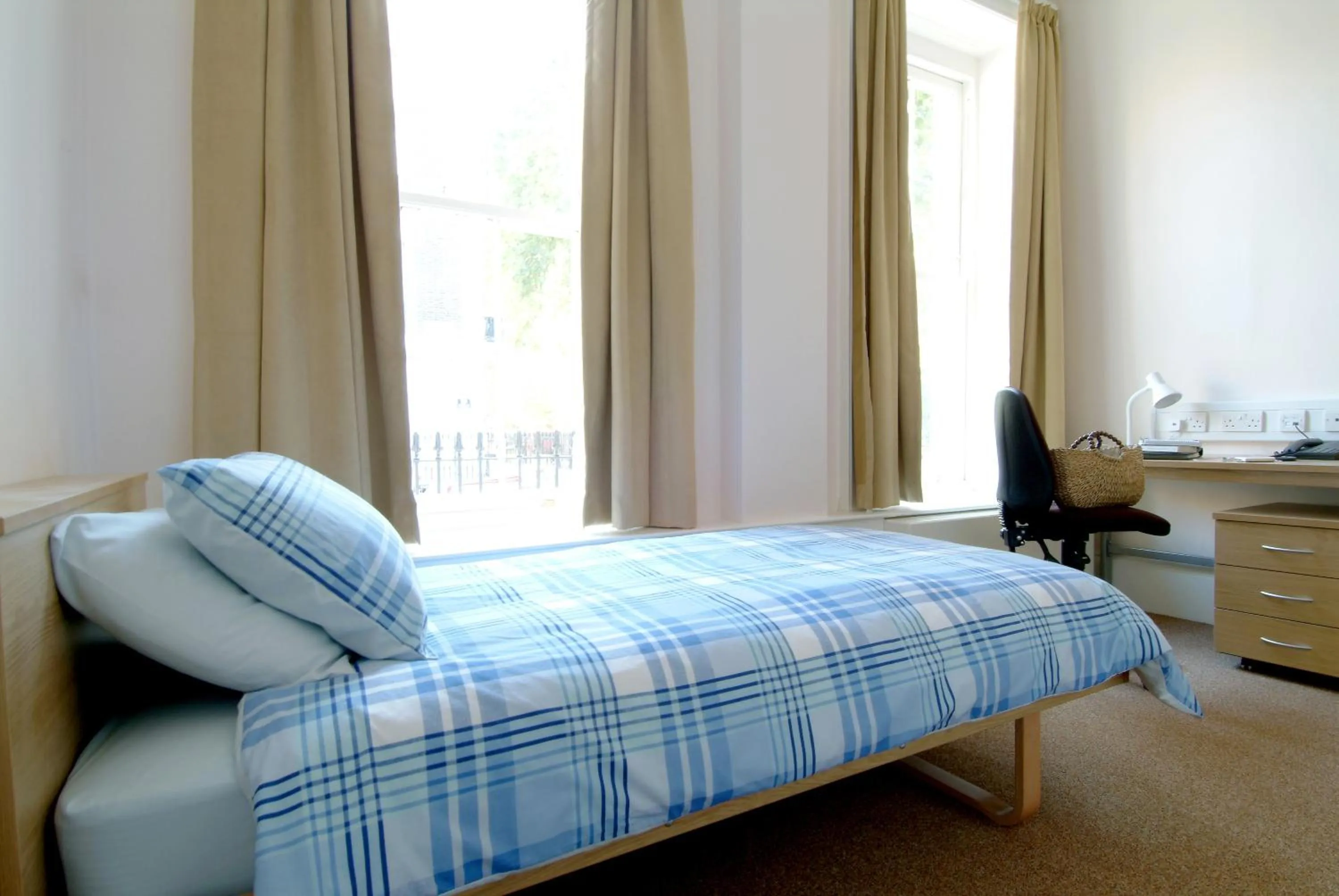 Bed in LSE Passfield Hall