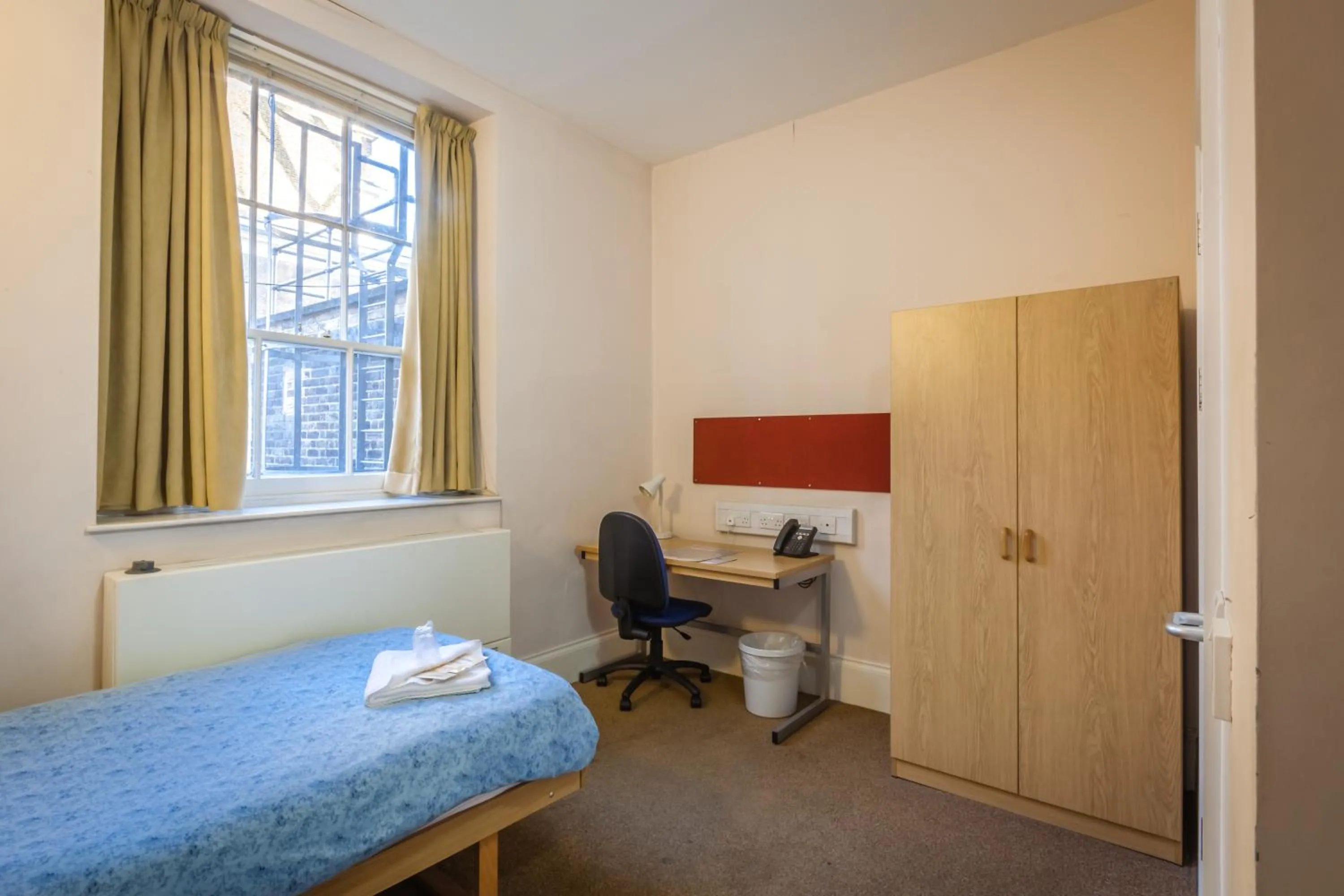 Bed in LSE Passfield Hall