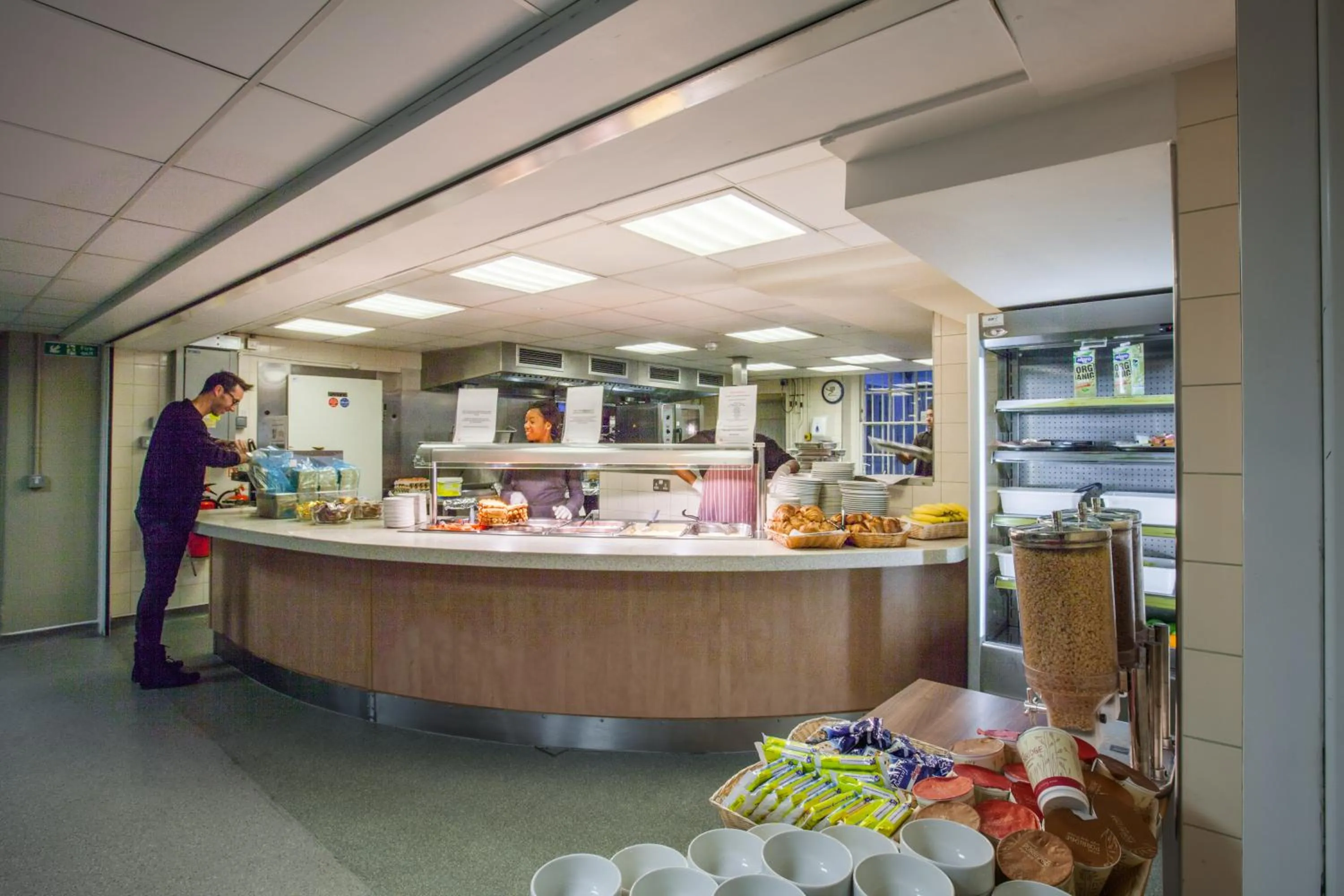 Restaurant/places to eat in LSE Passfield Hall