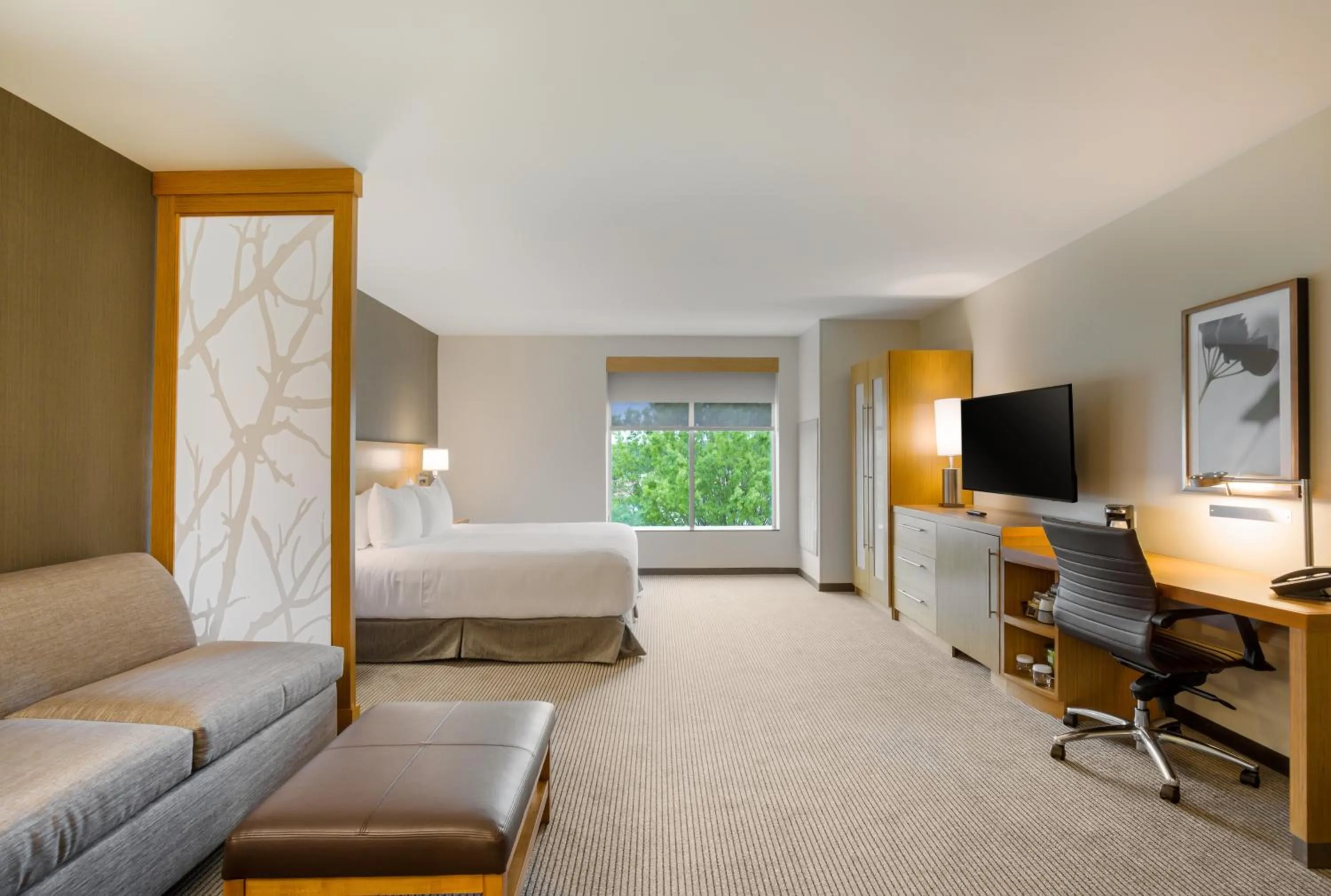 Bed in Hyatt Place Hampton Convention Center