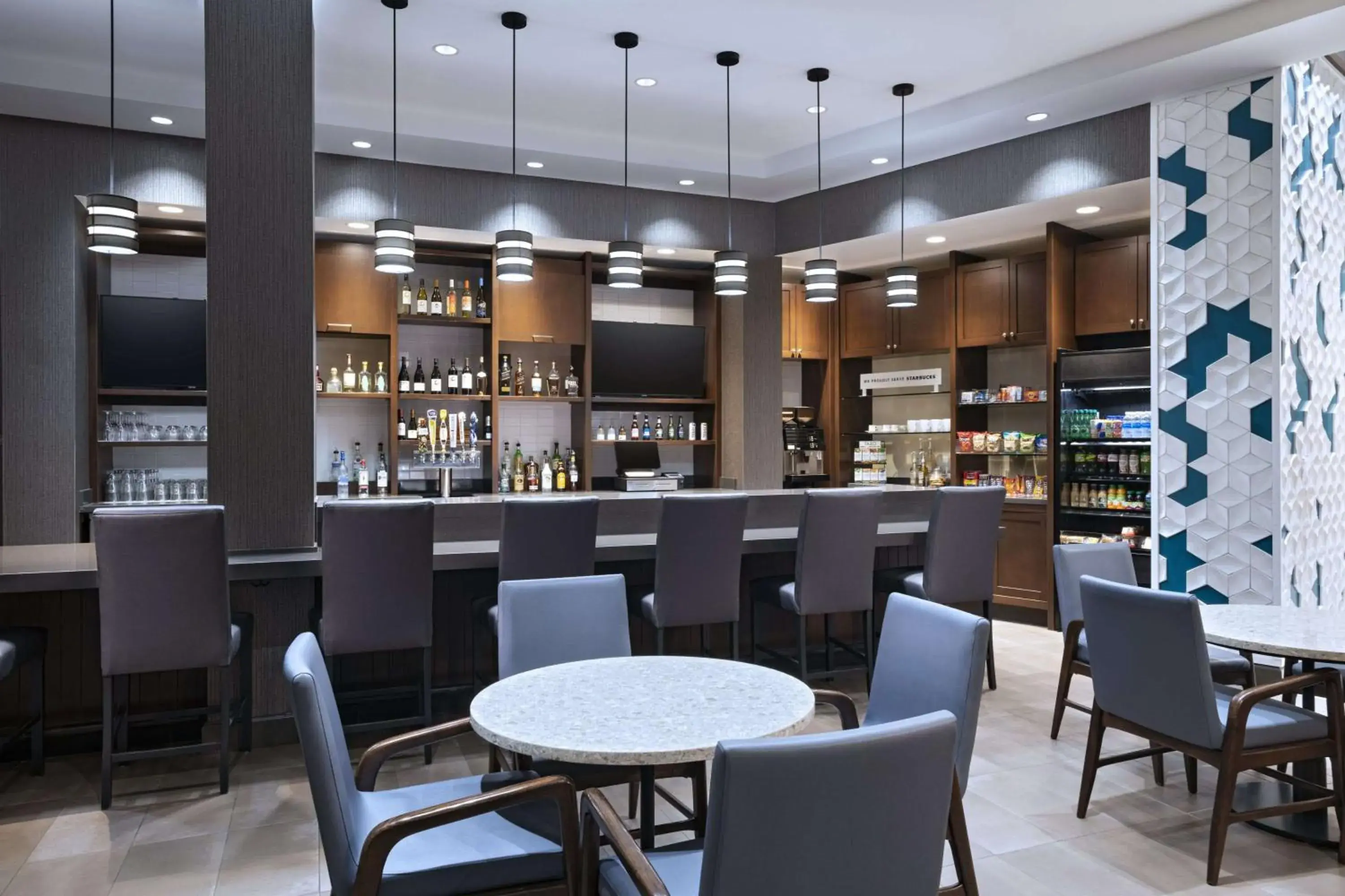 Lounge or bar in Hyatt Place Greensboro Downtown Lounge or bar in Hyatt Place Greensboro Downtown