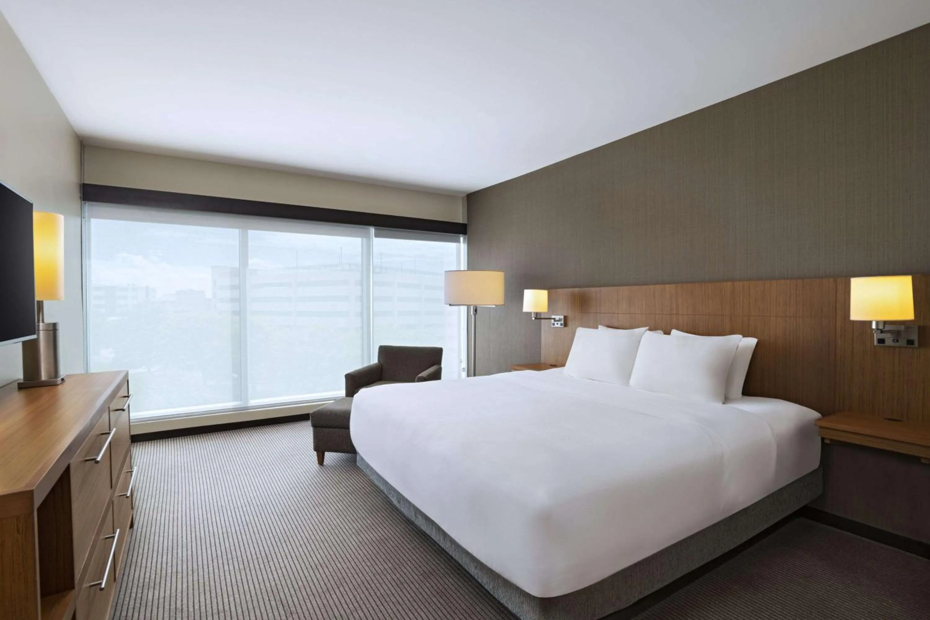 Bedroom, Bed in Hyatt Place Greensboro Downtown