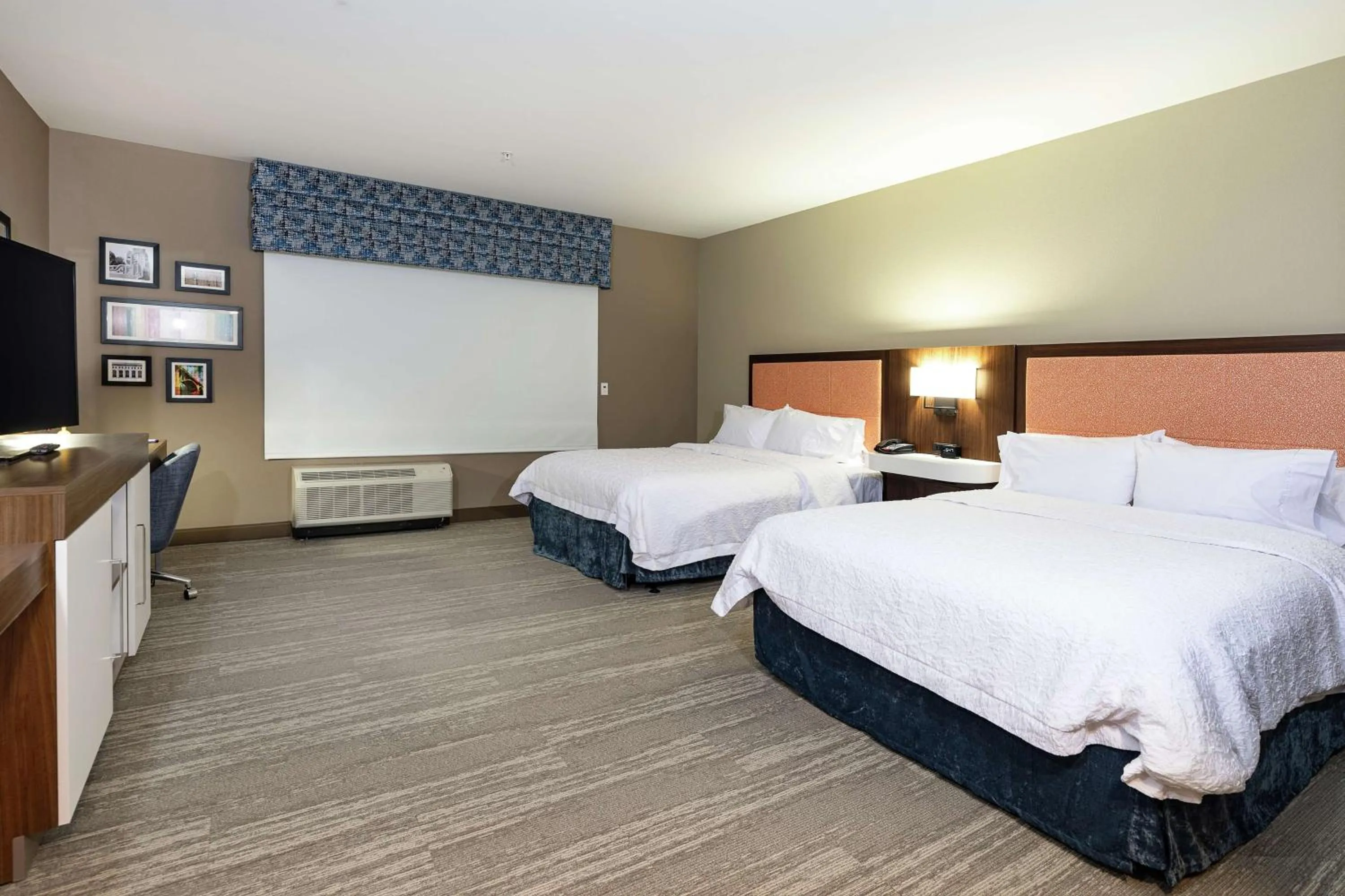 Bedroom, Bed in Hampton Inn & Suites By Hilton-Columbia Killian Road