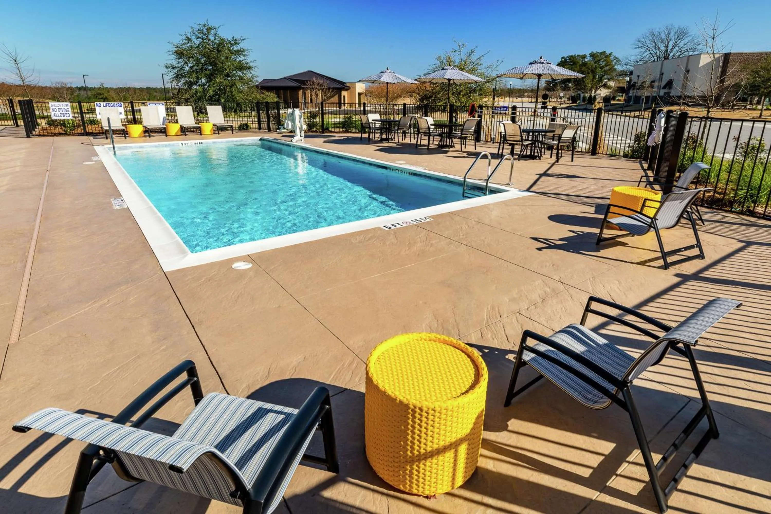 Pool view in Hampton Inn & Suites By Hilton-Columbia Killian Road