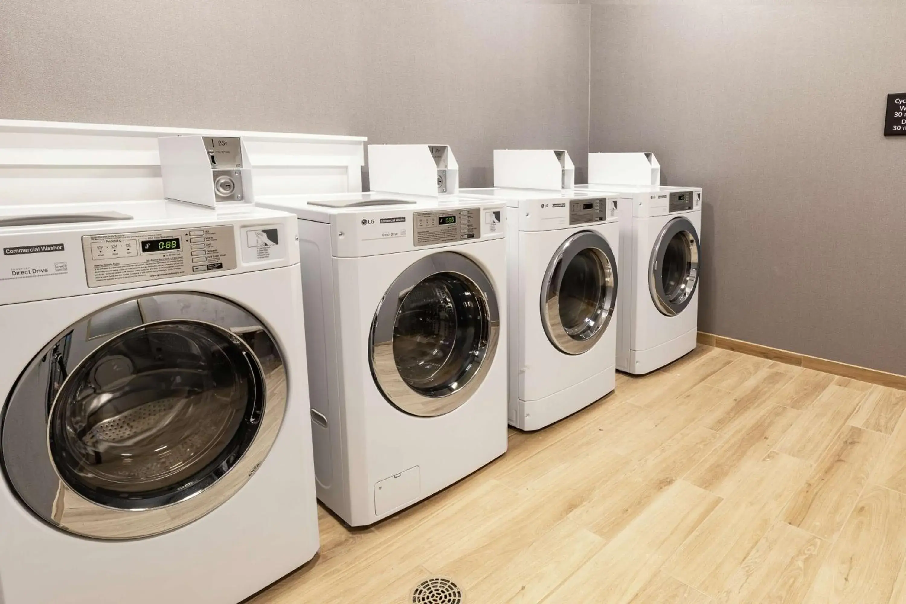 Property building in Hampton Inn & Suites By Hilton-Columbia Killian Road Property building in Hampton Inn & Suites By Hilton-Columbia Killian Road