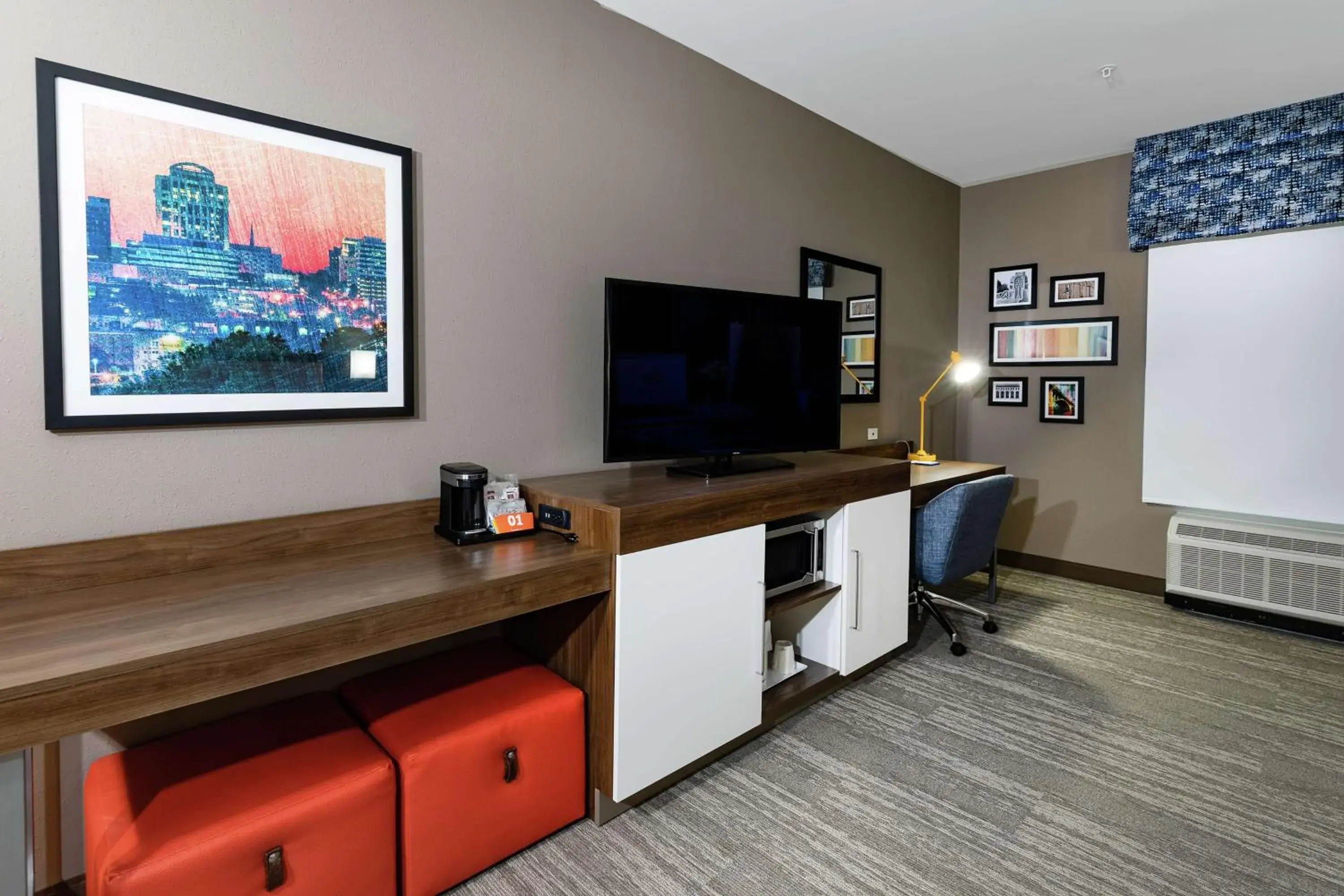 King Room - Hearing Access/Non-Smoking in Hampton Inn & Suites By Hilton-Columbia Killian Road King Room - Hearing Access/Non-Smoking in Hampton Inn & Suites By Hilton-Columbia Killian Road