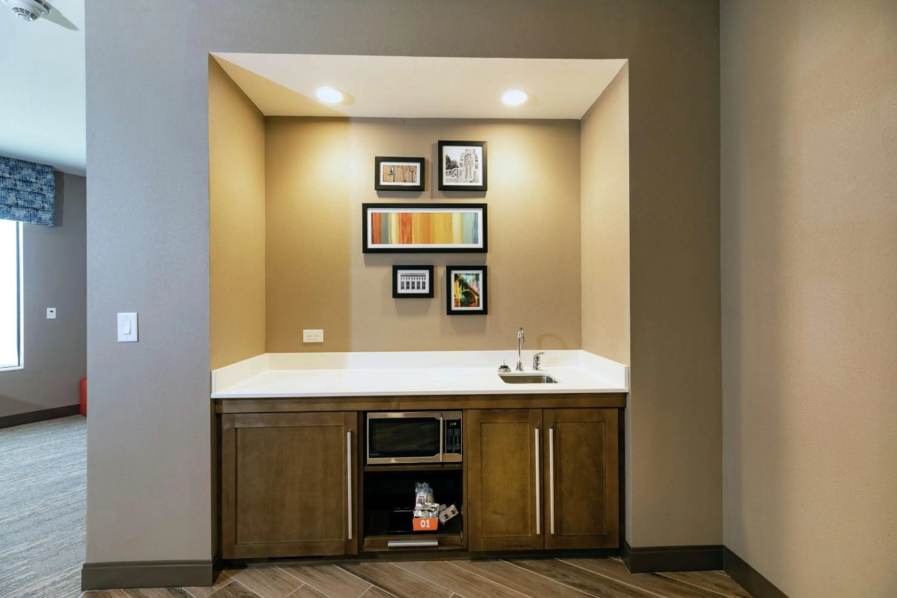 Bedroom in Hampton Inn & Suites By Hilton-Columbia Killian Road