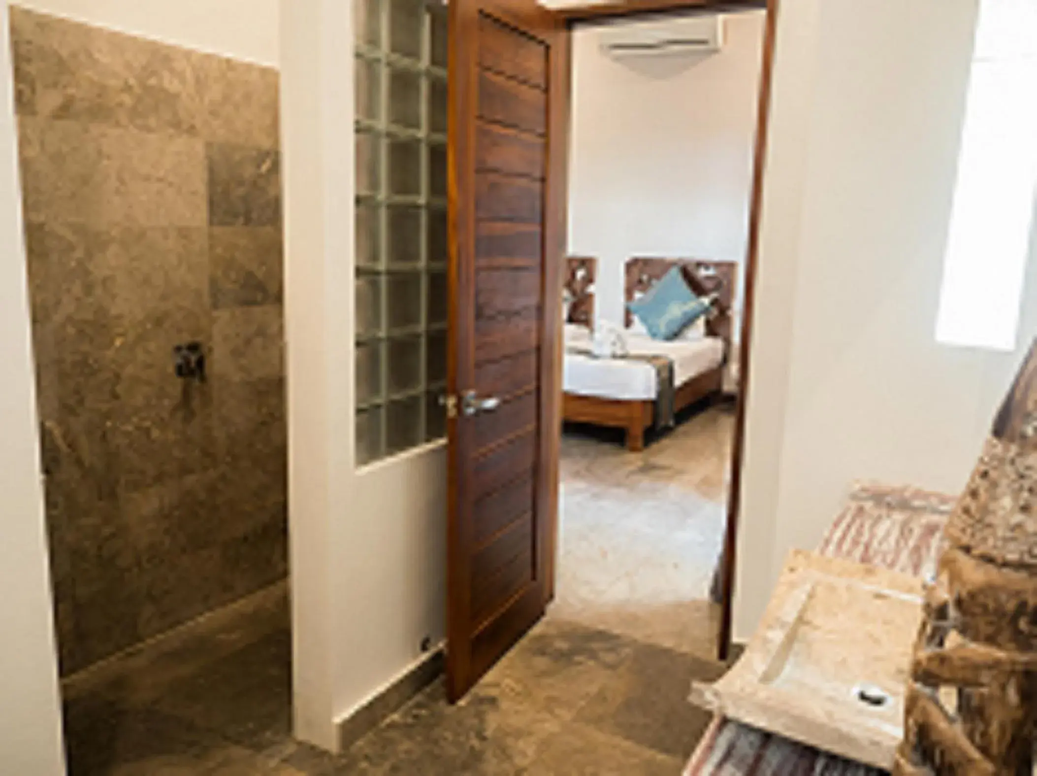 Corner Twin Room in Amed Beach Villa Corner Twin Room in Amed Beach Villa