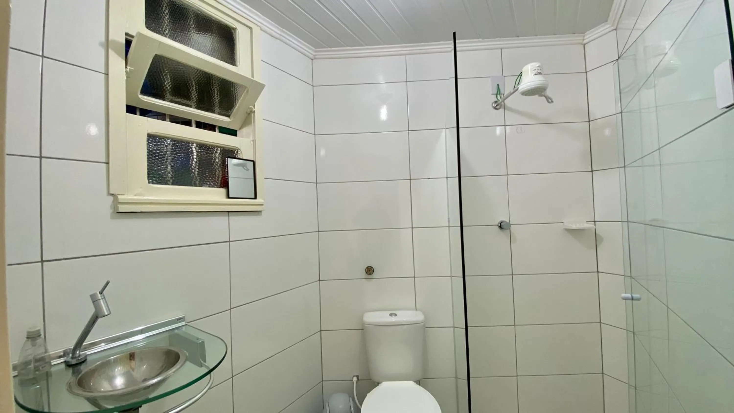 Shower in kitnet Revitalize I