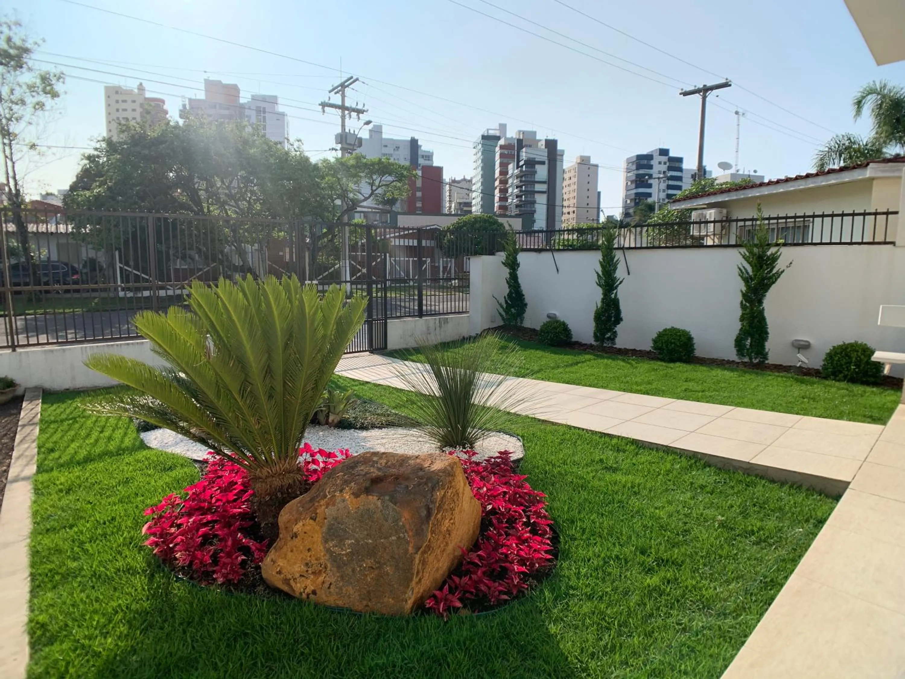 Garden view in kitnet Revitalize I