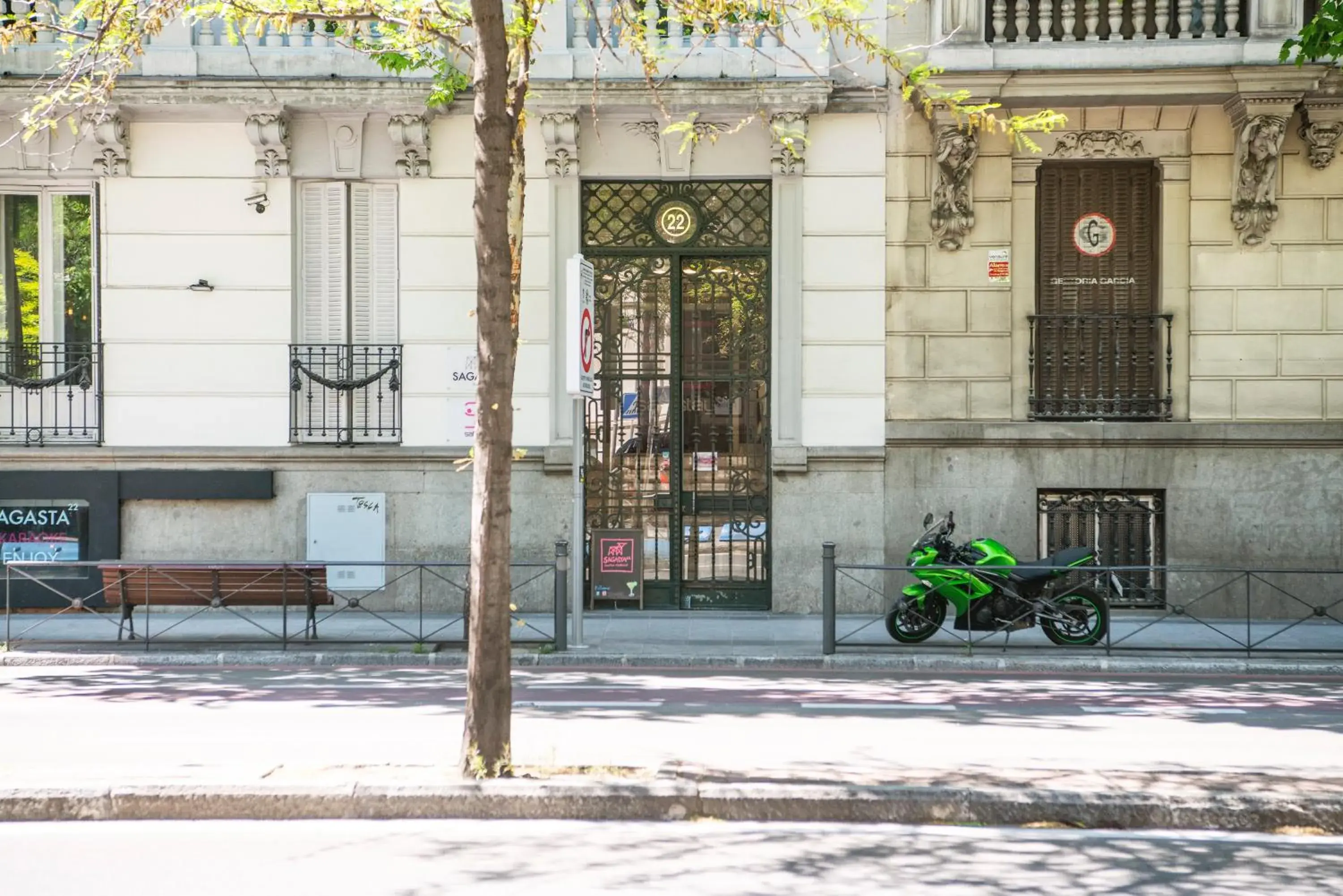 Facade/entrance, Property Building in Safestay Madrid