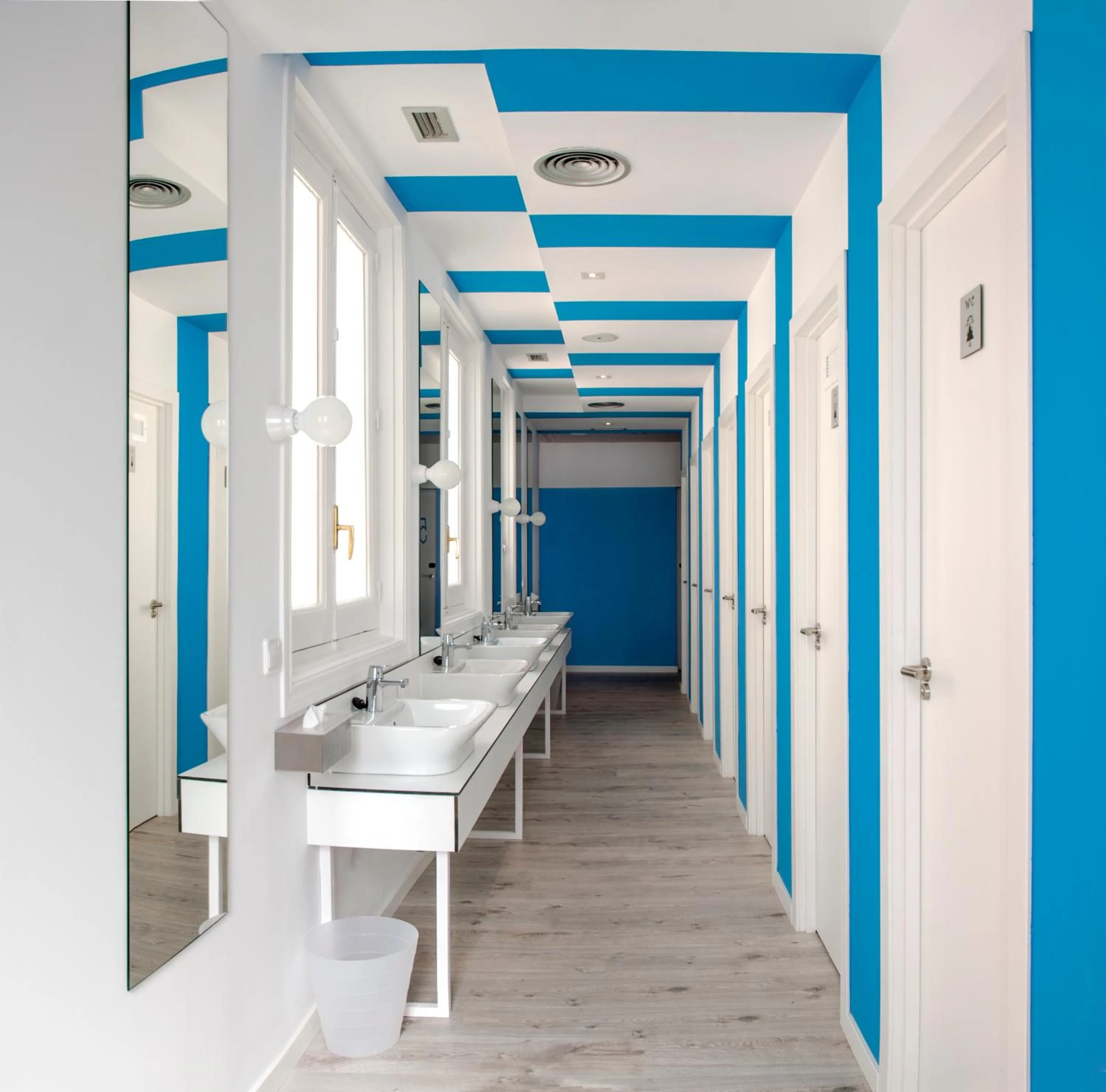 Bathroom in Safestay Madrid Central