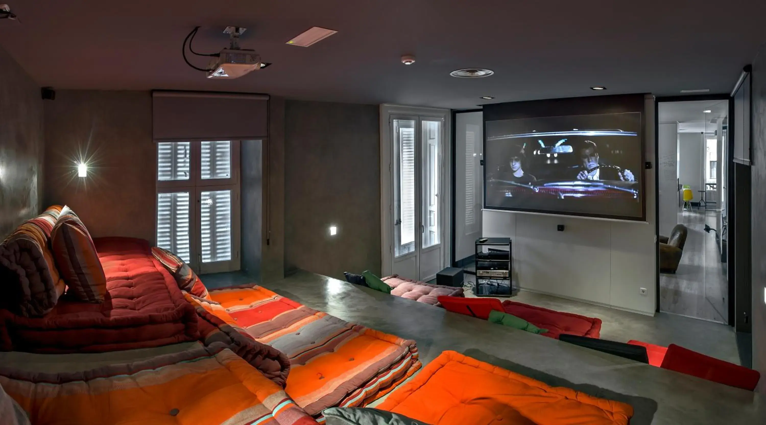 Communal lounge/ TV room, Seating Area in Safestay Madrid