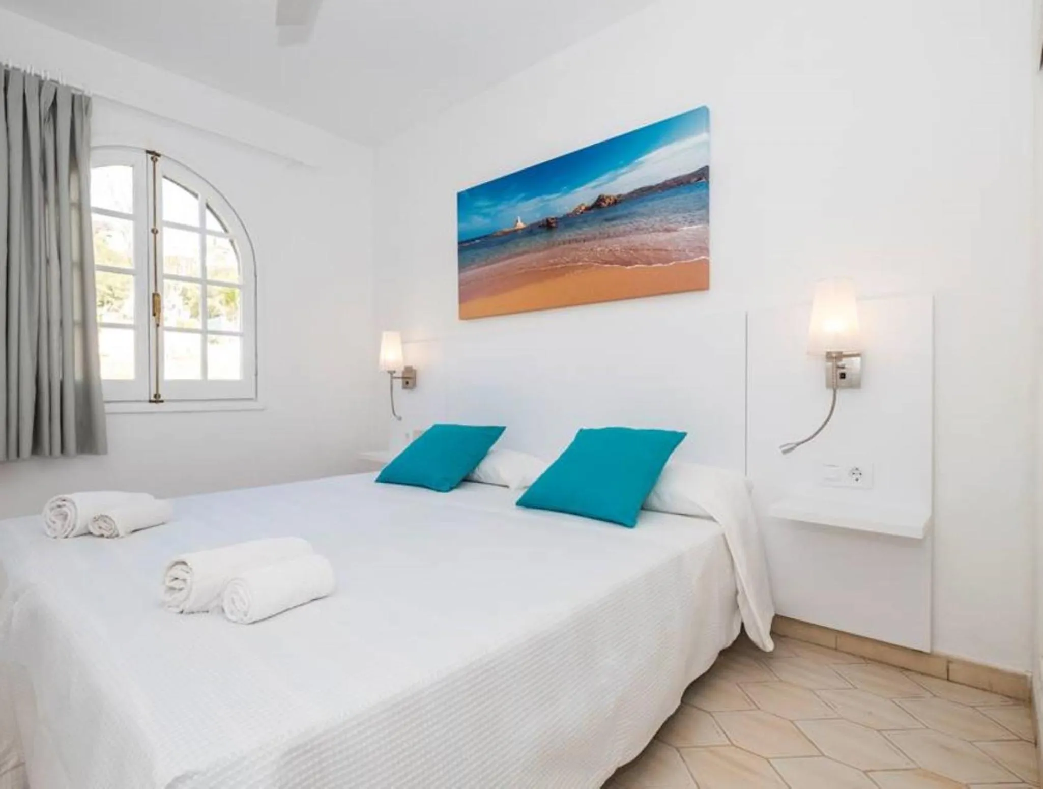 Bedroom, Bed in Girasol Garden Superior 2-d