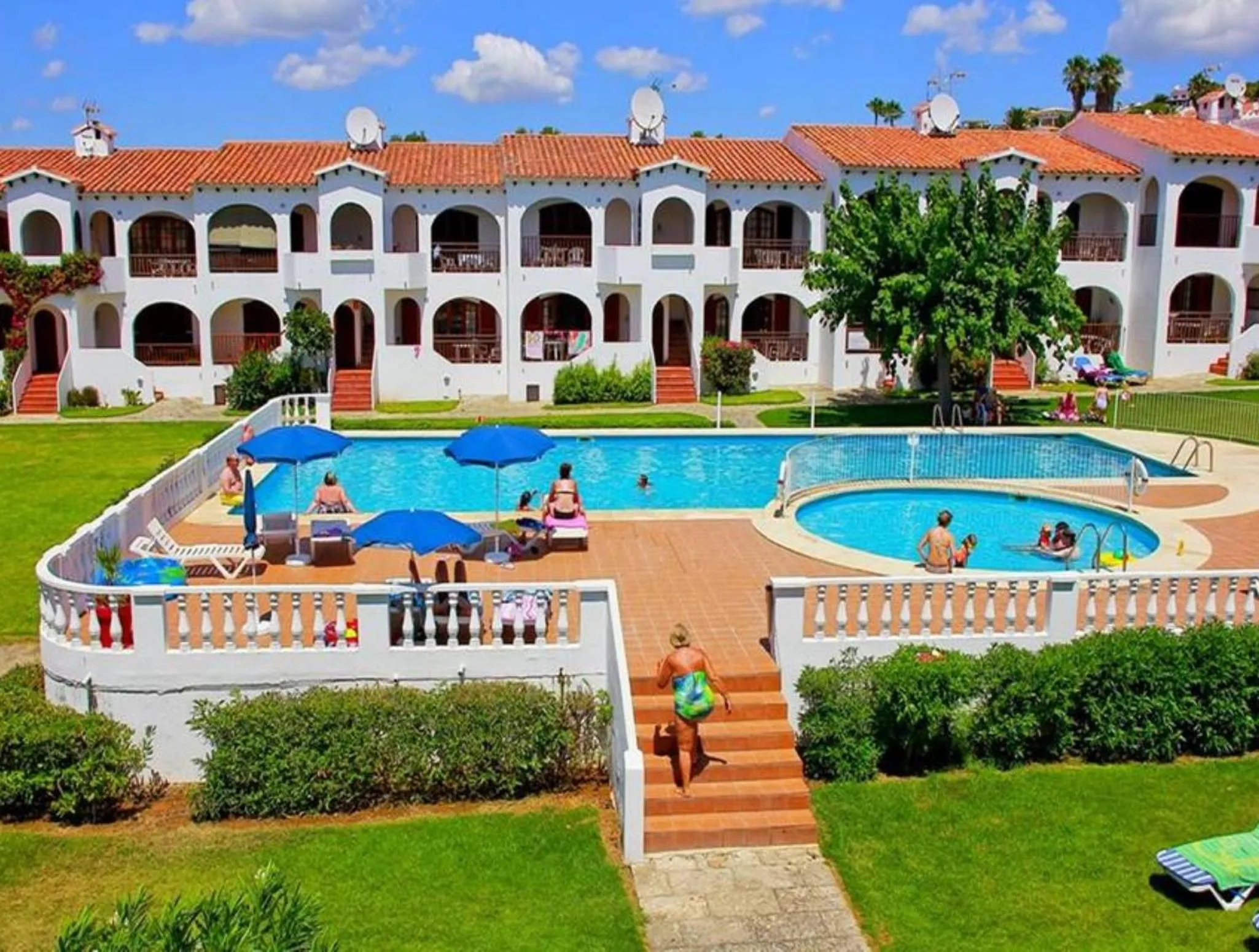 Property building in Girasol Garden Superior 2-b