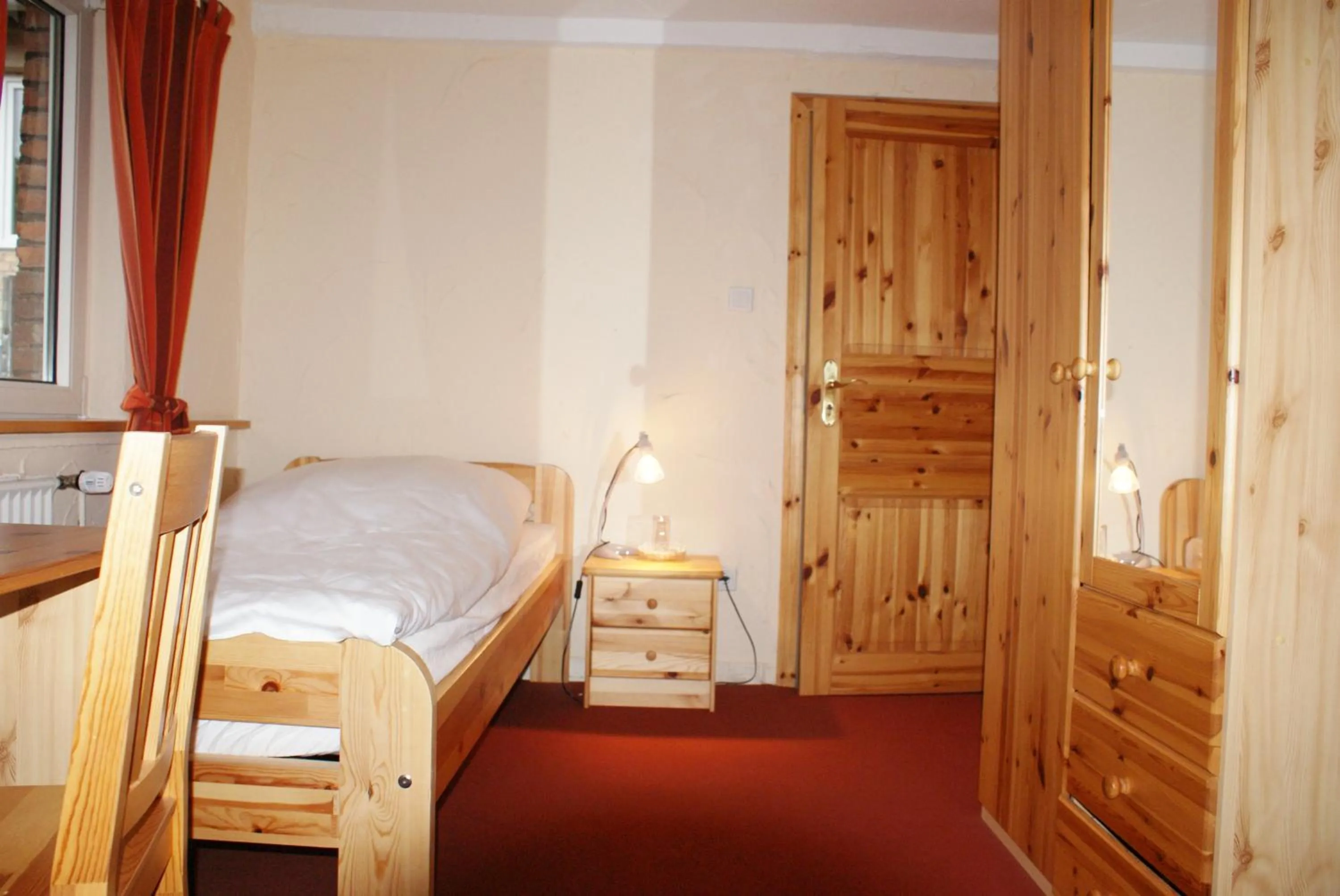 Photo of the whole room, Bed in Deutsches Haus