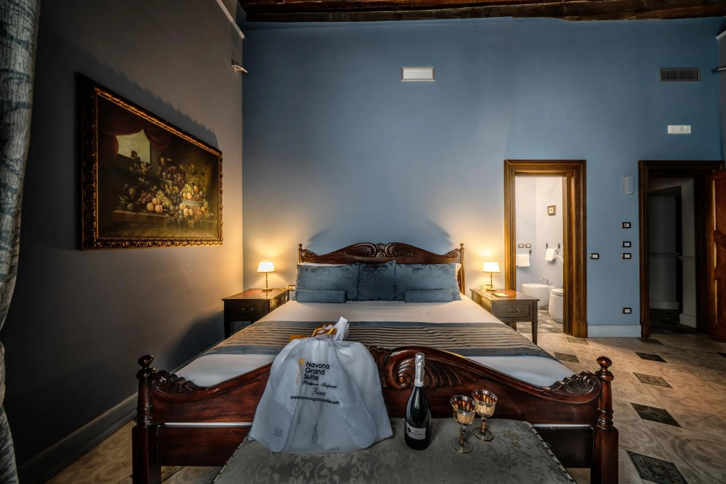 Bed in Navona Grand Suite