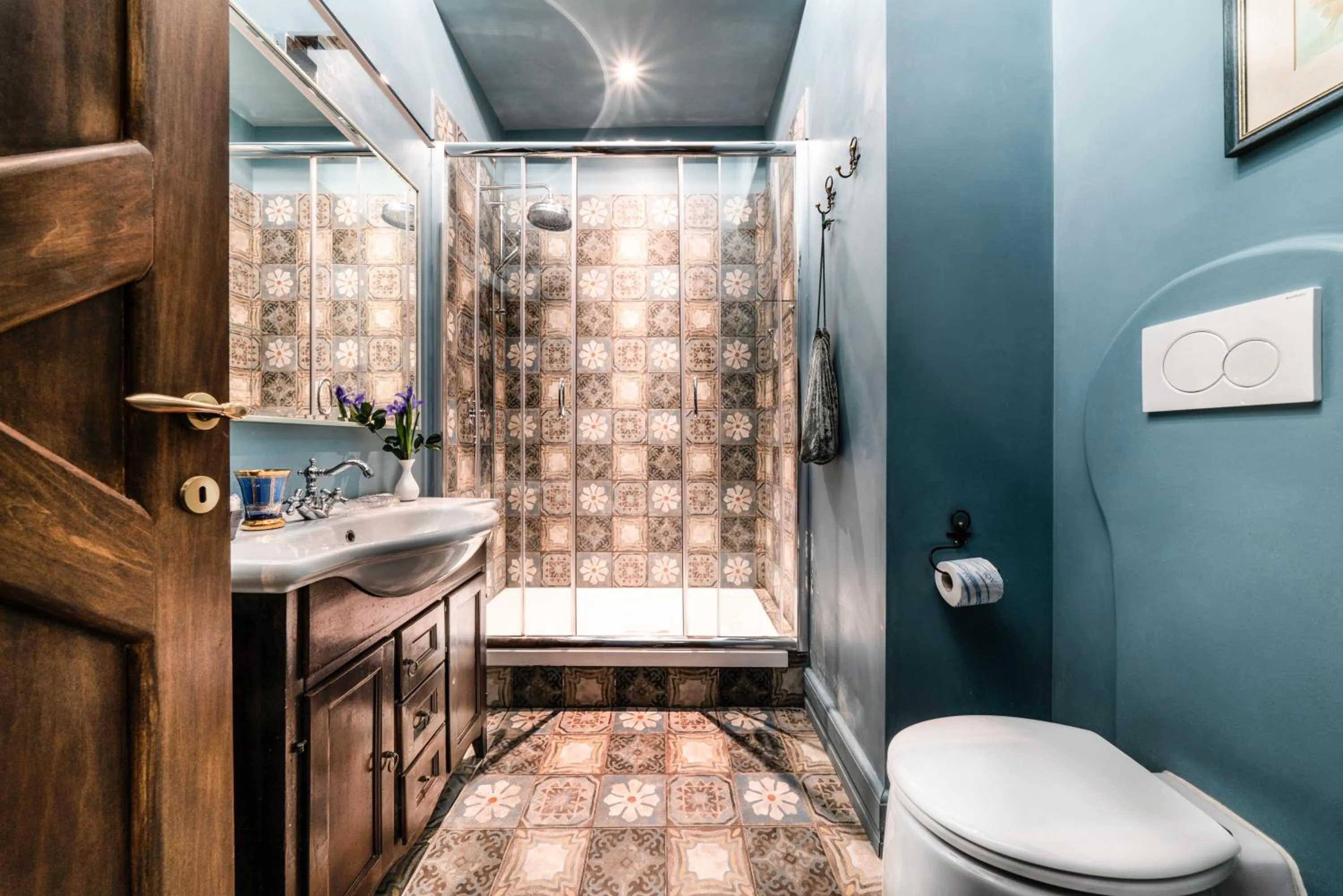 Shower in Navona Grand Suite