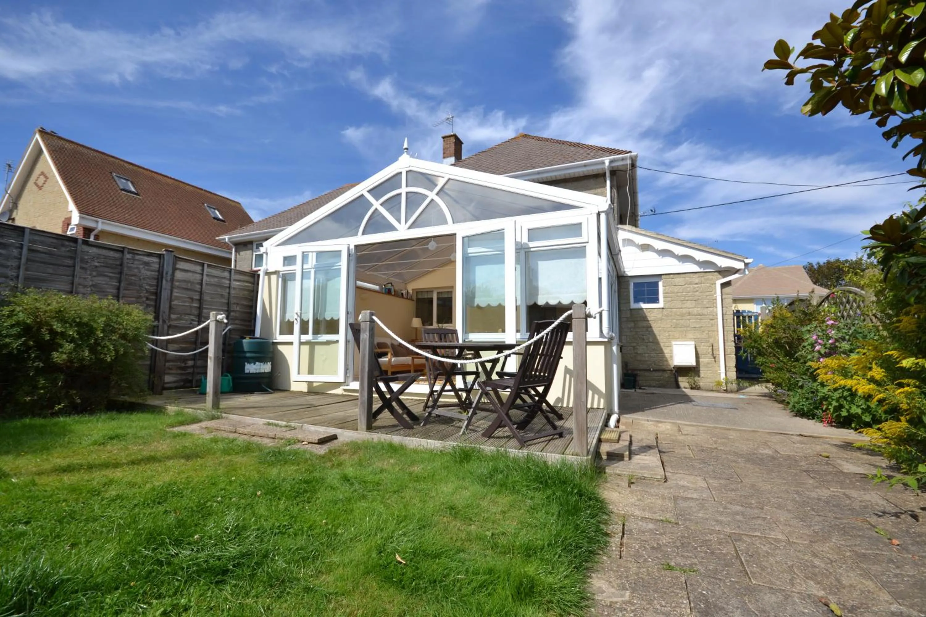 4 Brooks Close
