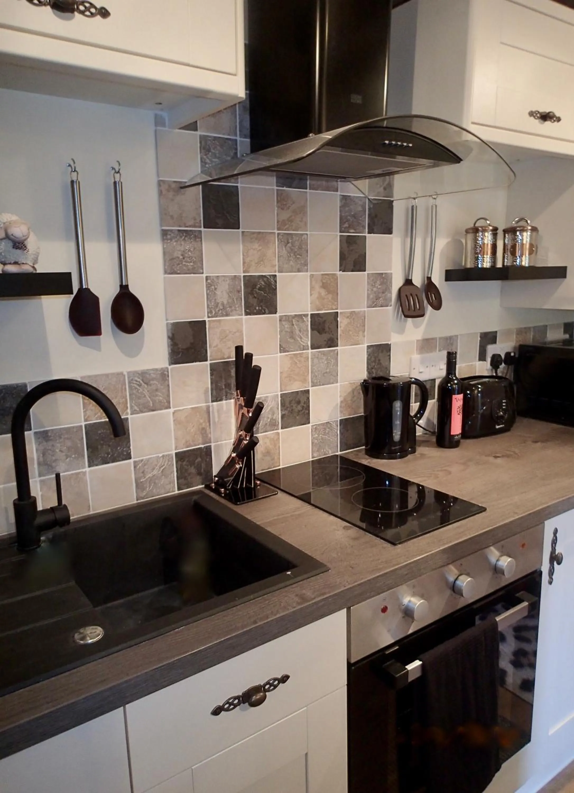 Kitchen or kitchenette in Brecon Boutique Breaks Wild Land