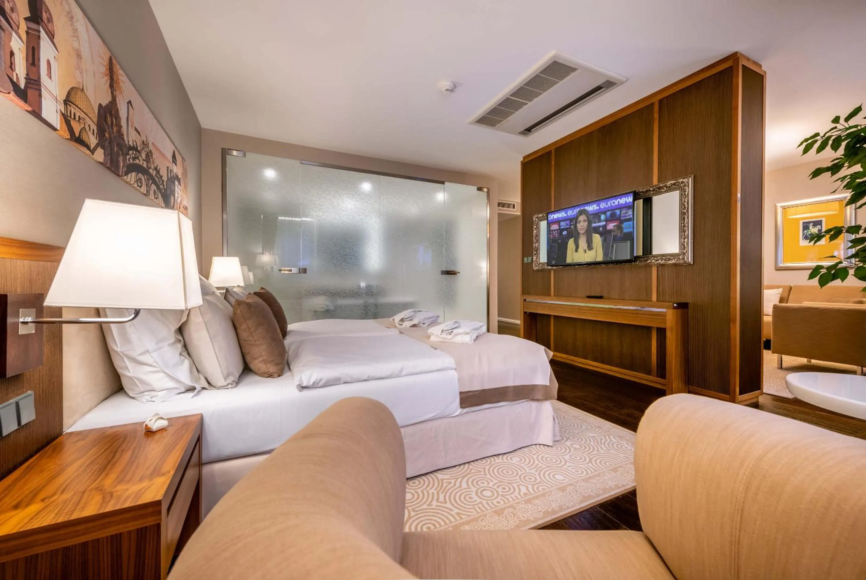 TV and multimedia, Bed in Hotel Elizabeth